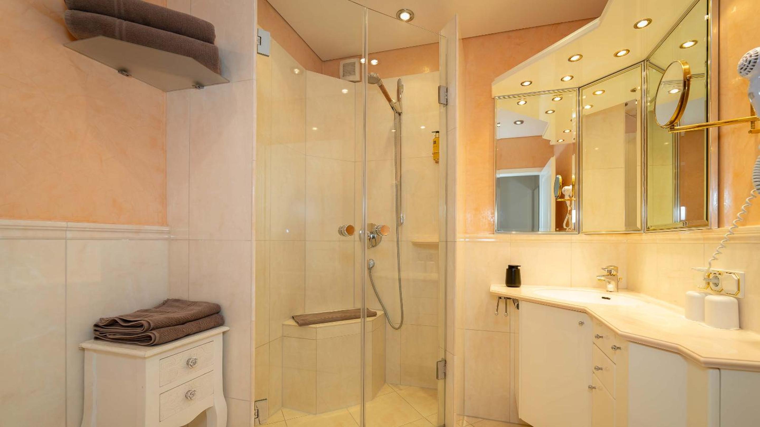 One-Bedroom Apartment - Photo 4