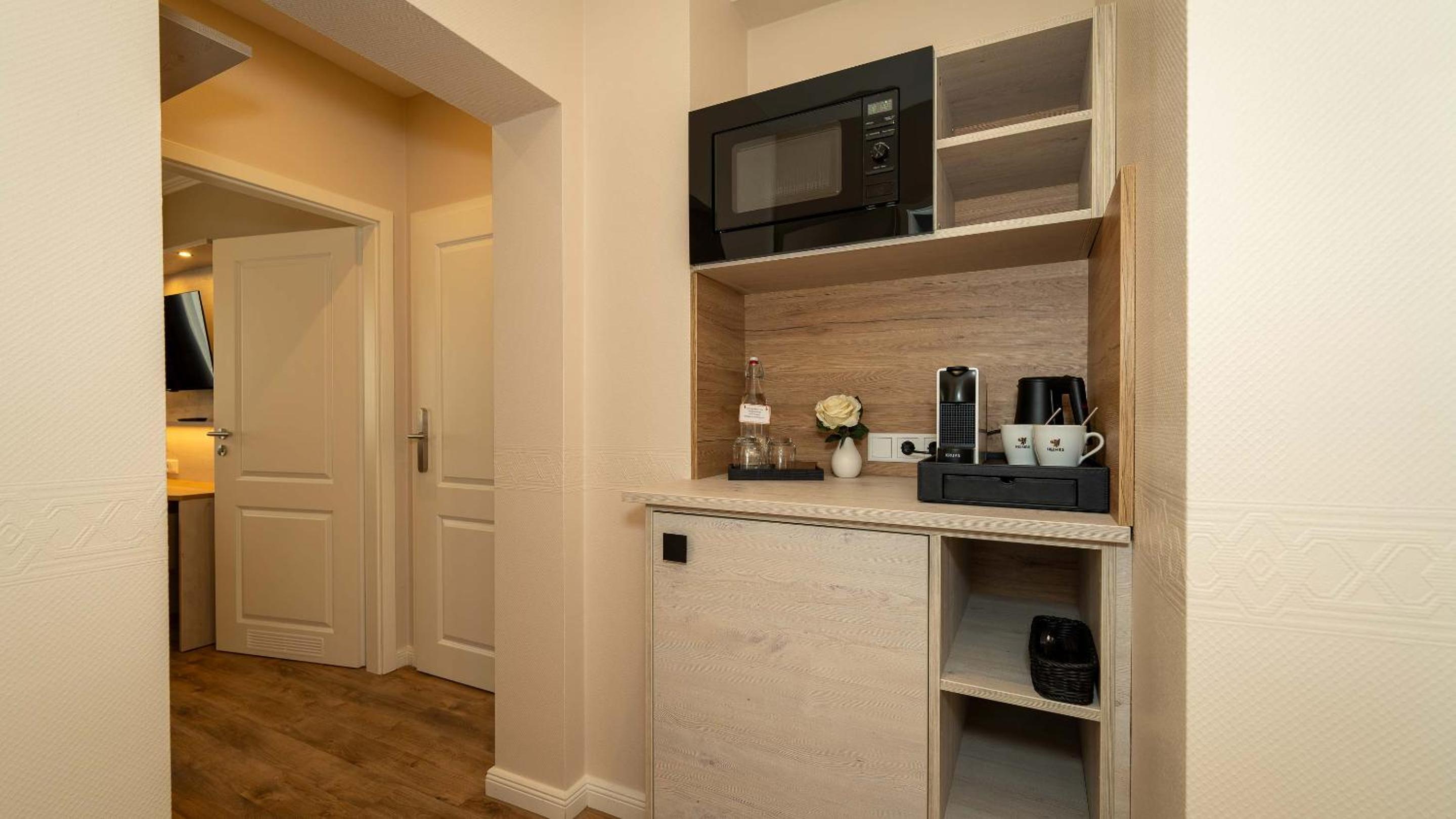 One-Bedroom Apartment - Photo 3