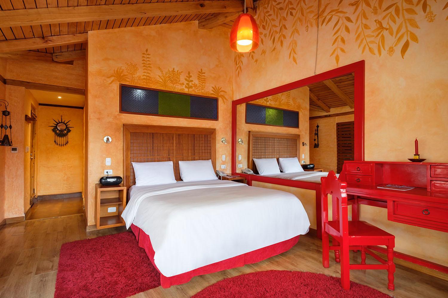 Queen Suite with Spa Bath