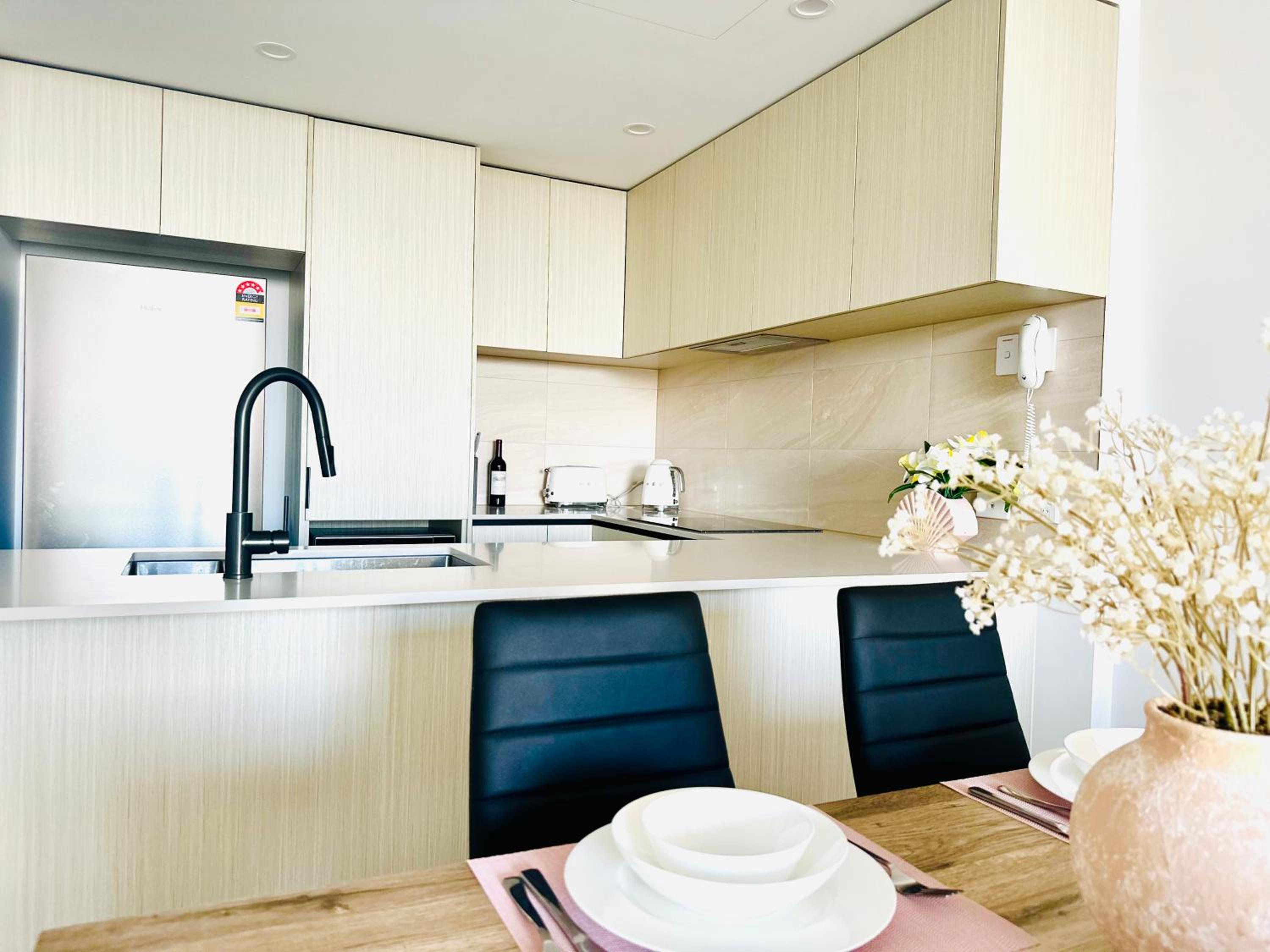 3 Bedroom Waterview Apartment - Photo 19