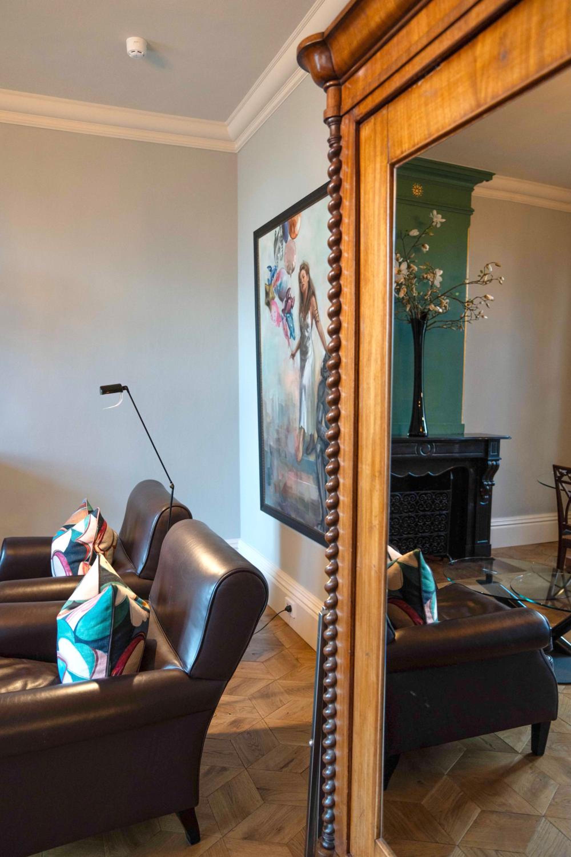 Suite - Photo 2