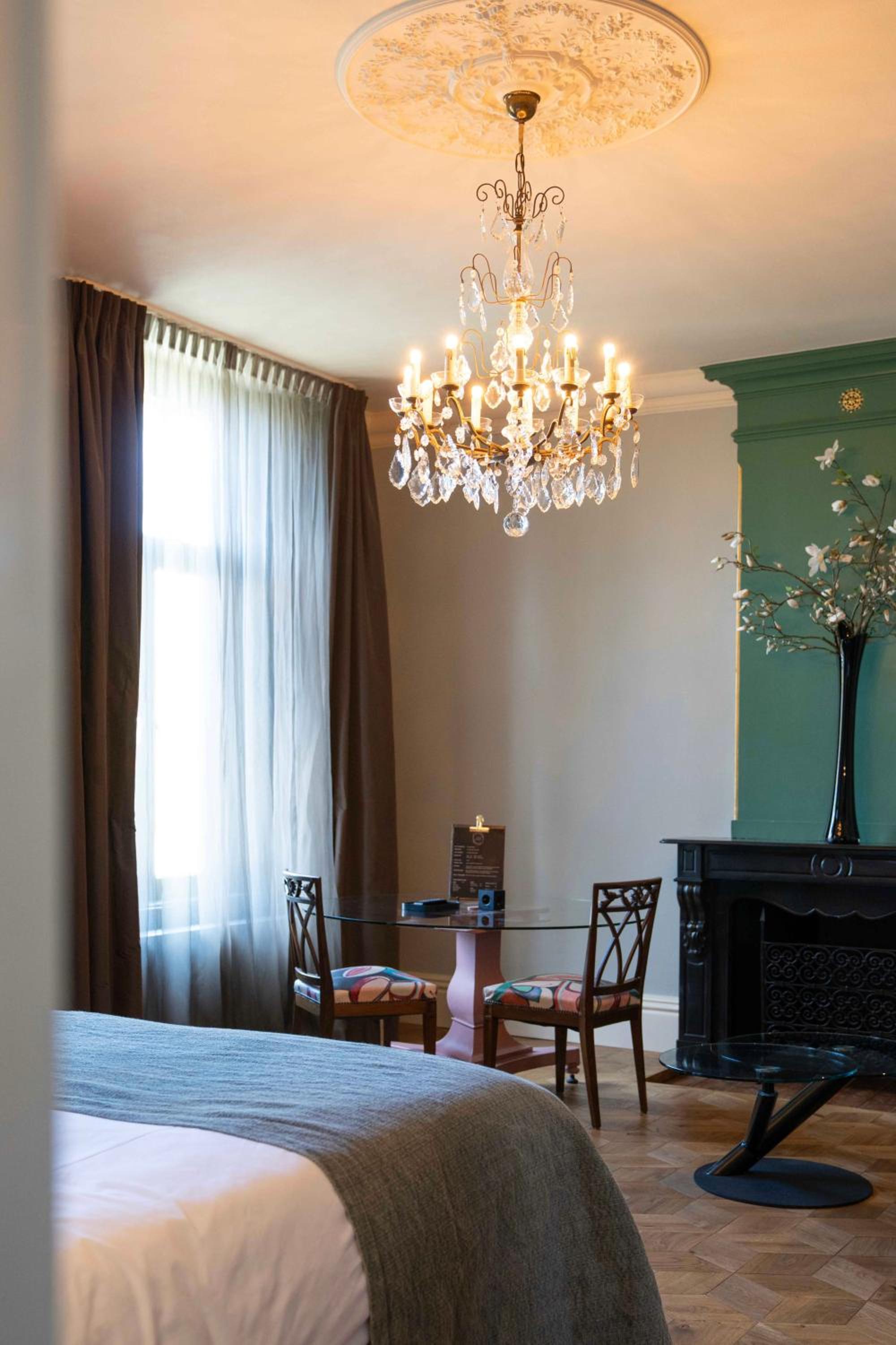 Suite - Photo 3