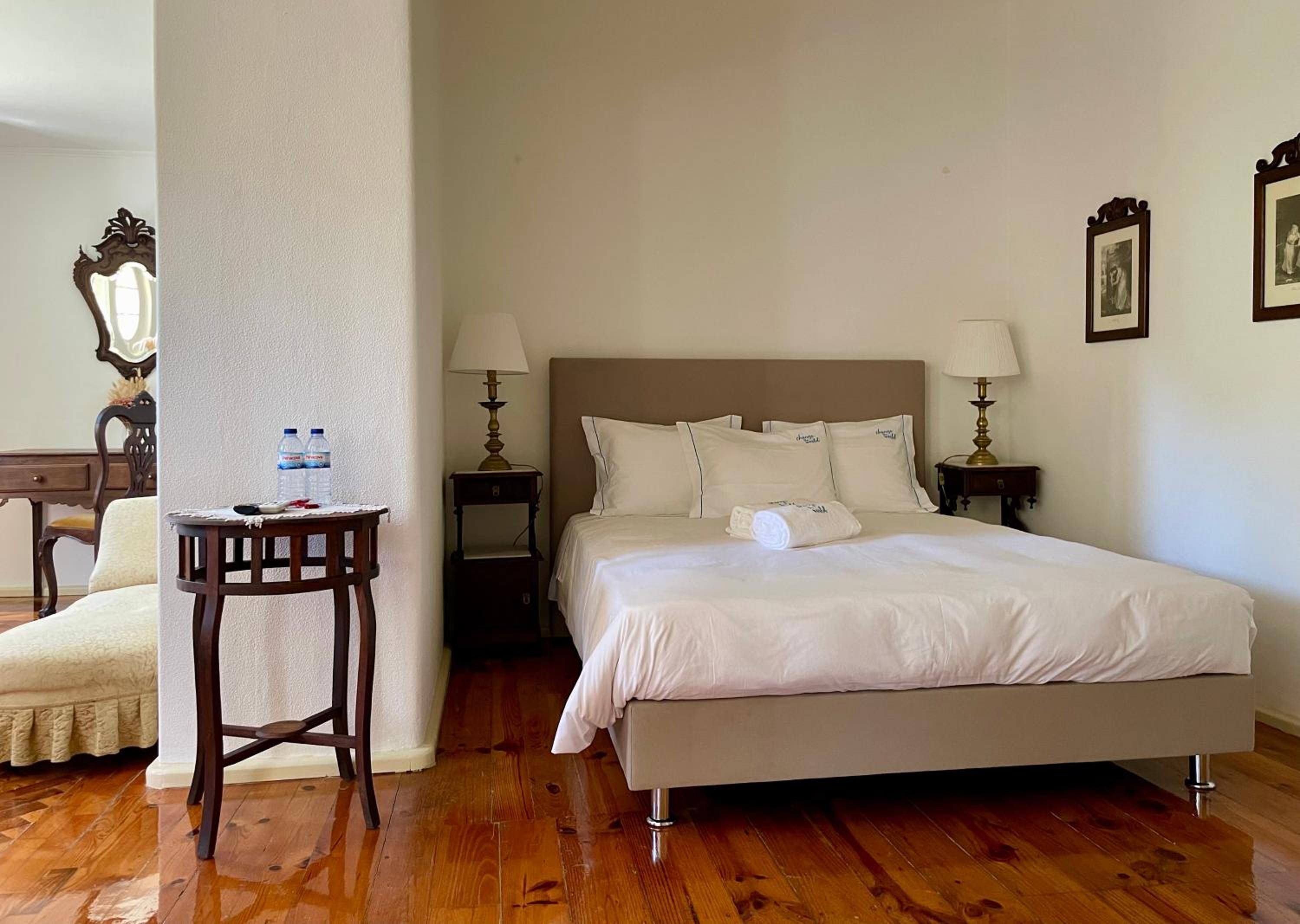 Deluxe Room - Photo 1
