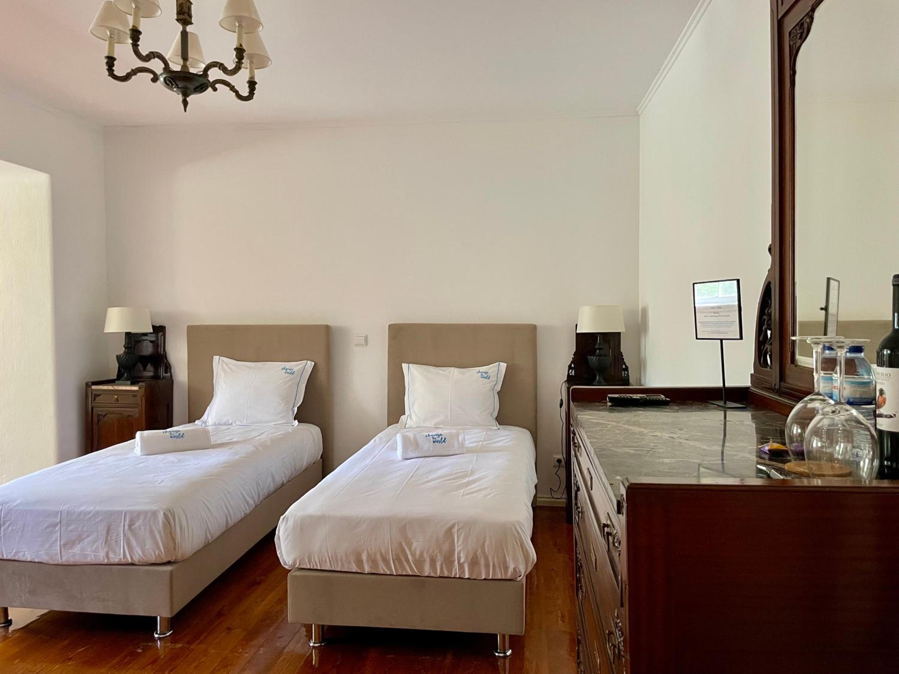 Twin Room - Photo 4