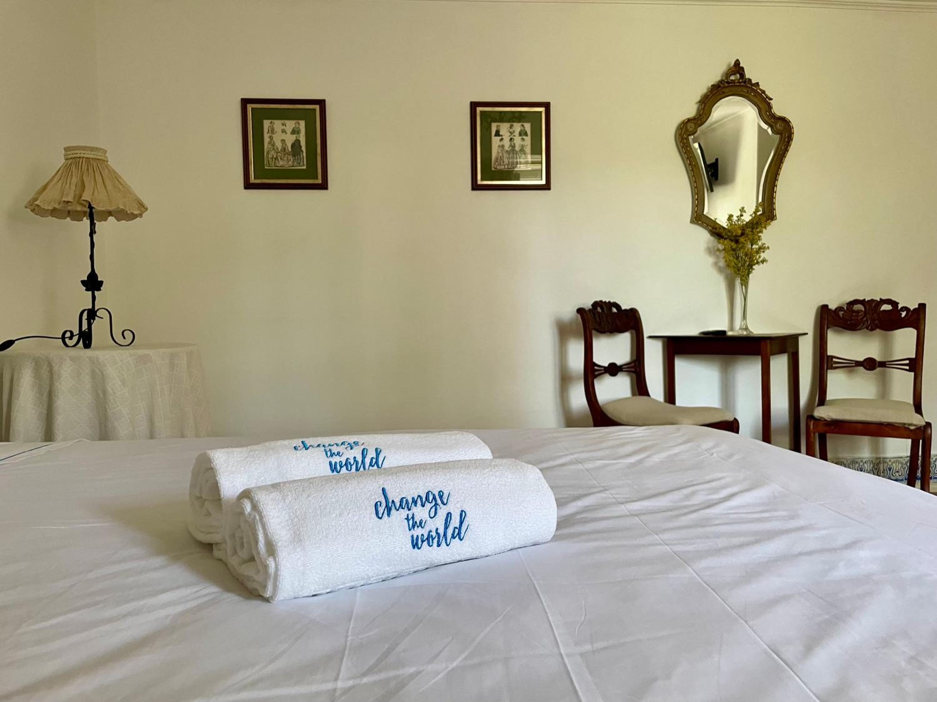 Standard Double Room - Photo 11