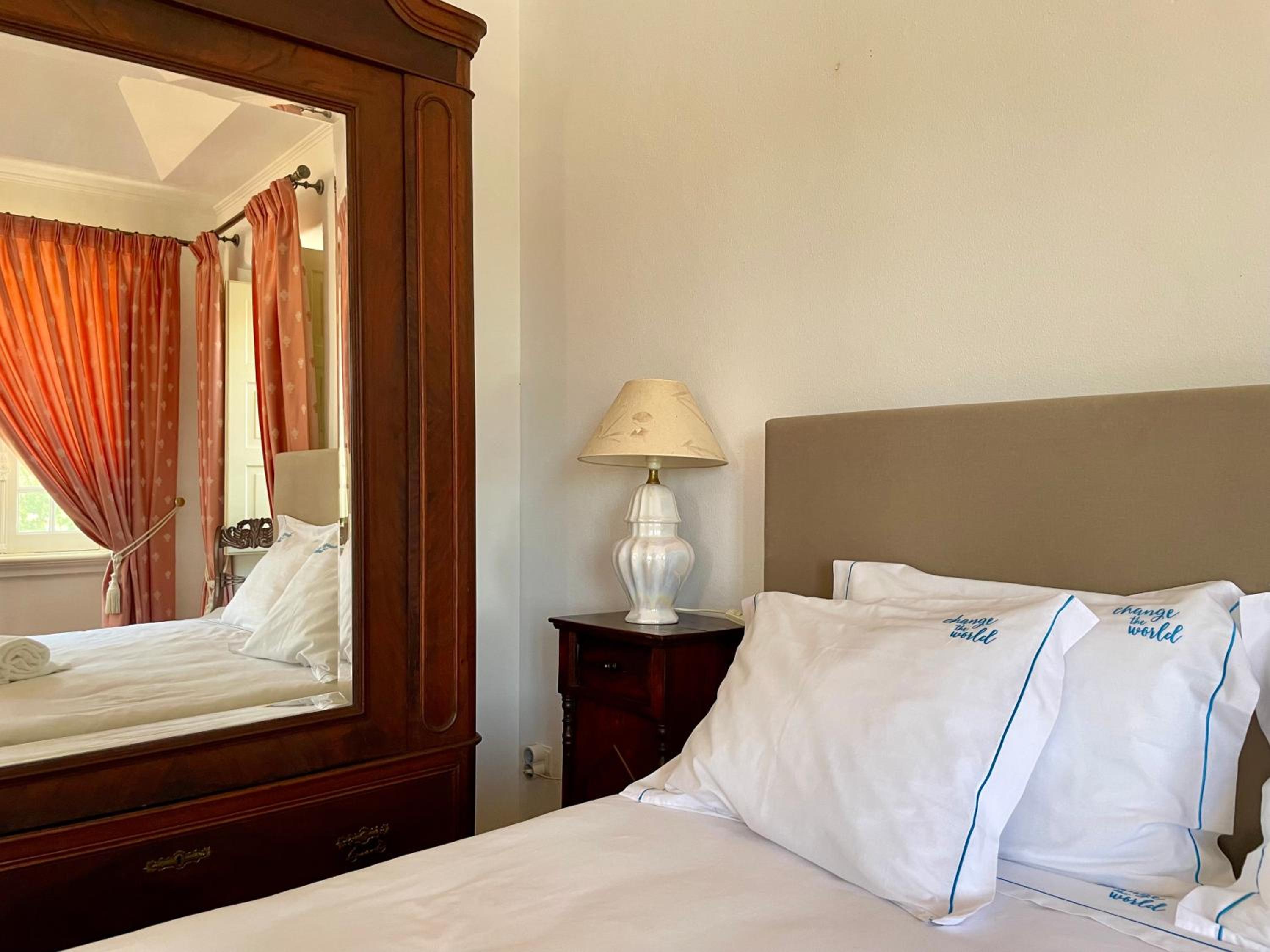 Standard Double Room - Photo 7
