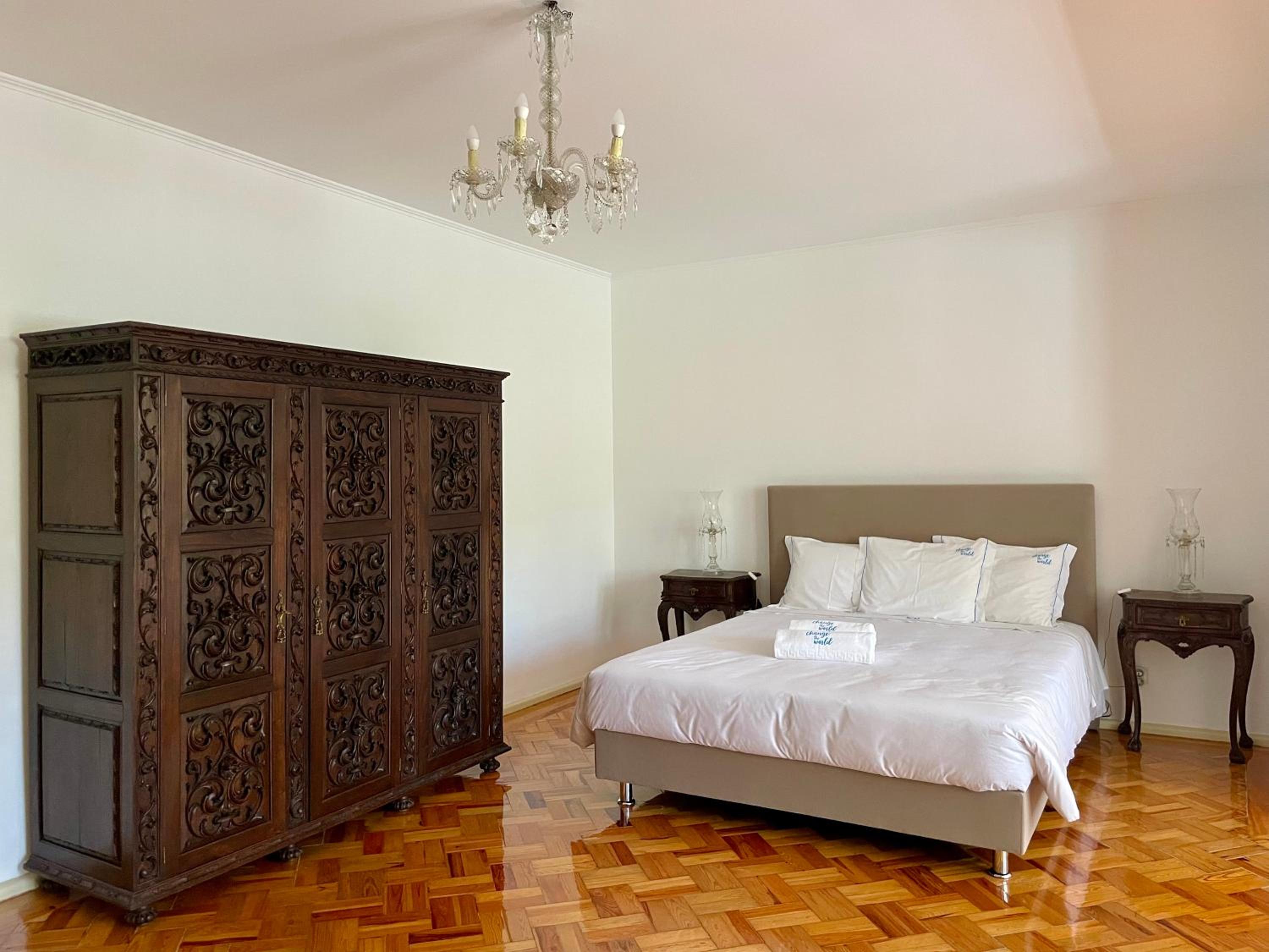 Deluxe Room - Photo 6