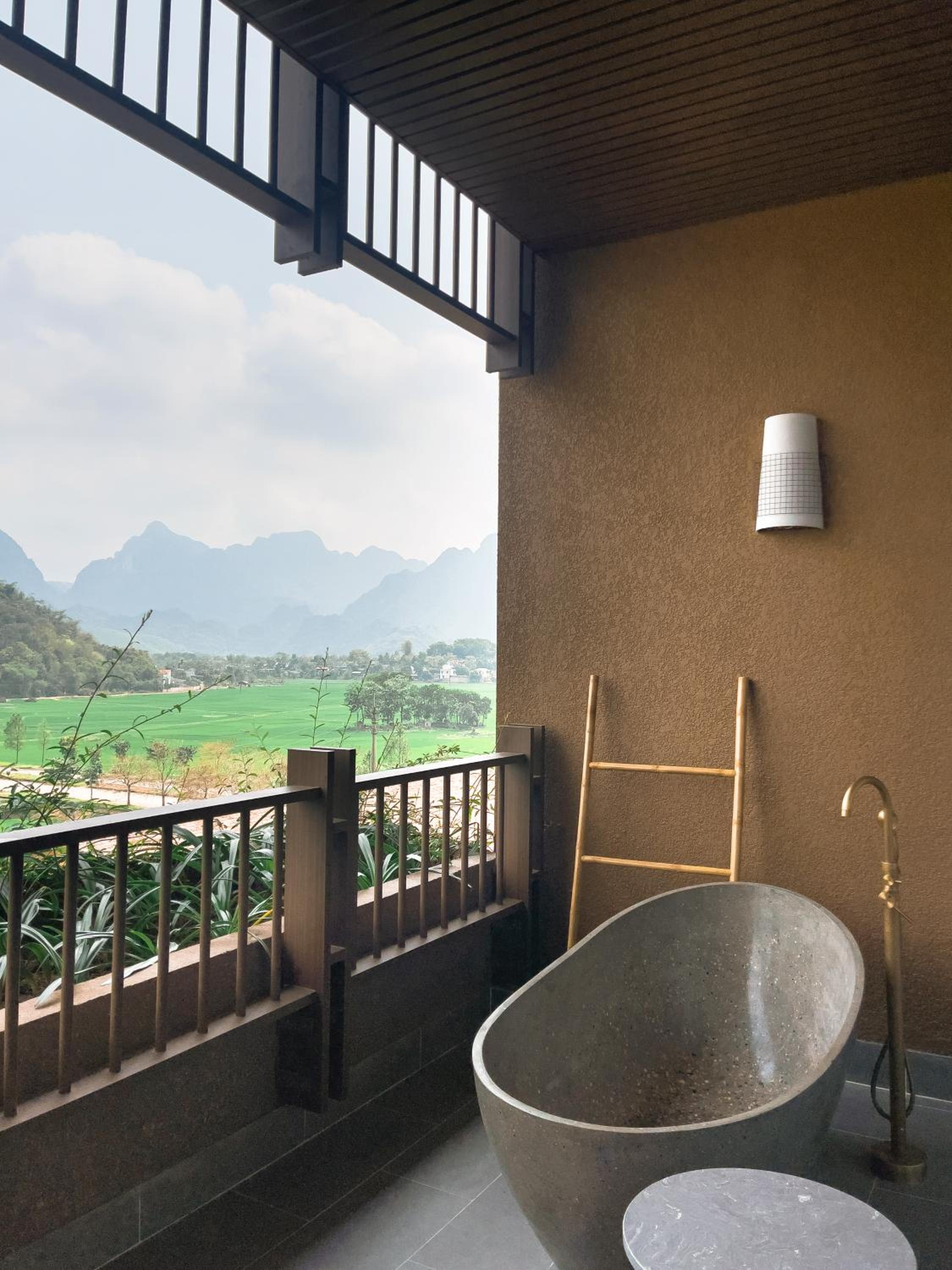 Suite with Mountain View - Photo 8