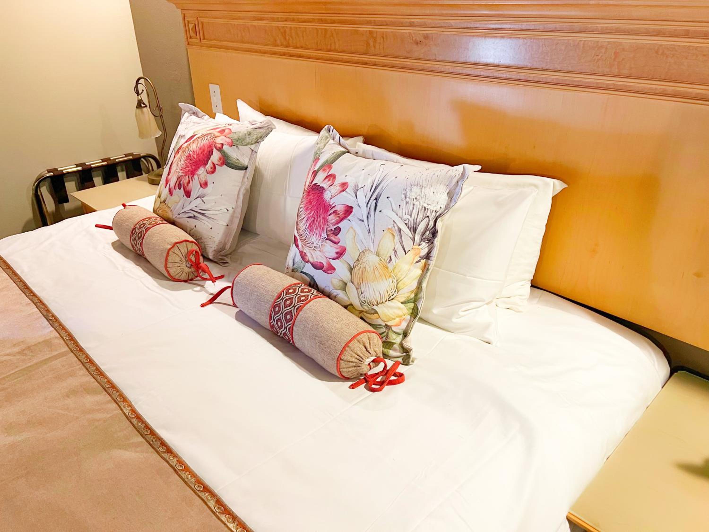 Deluxe Double or Twin Room - Photo 7