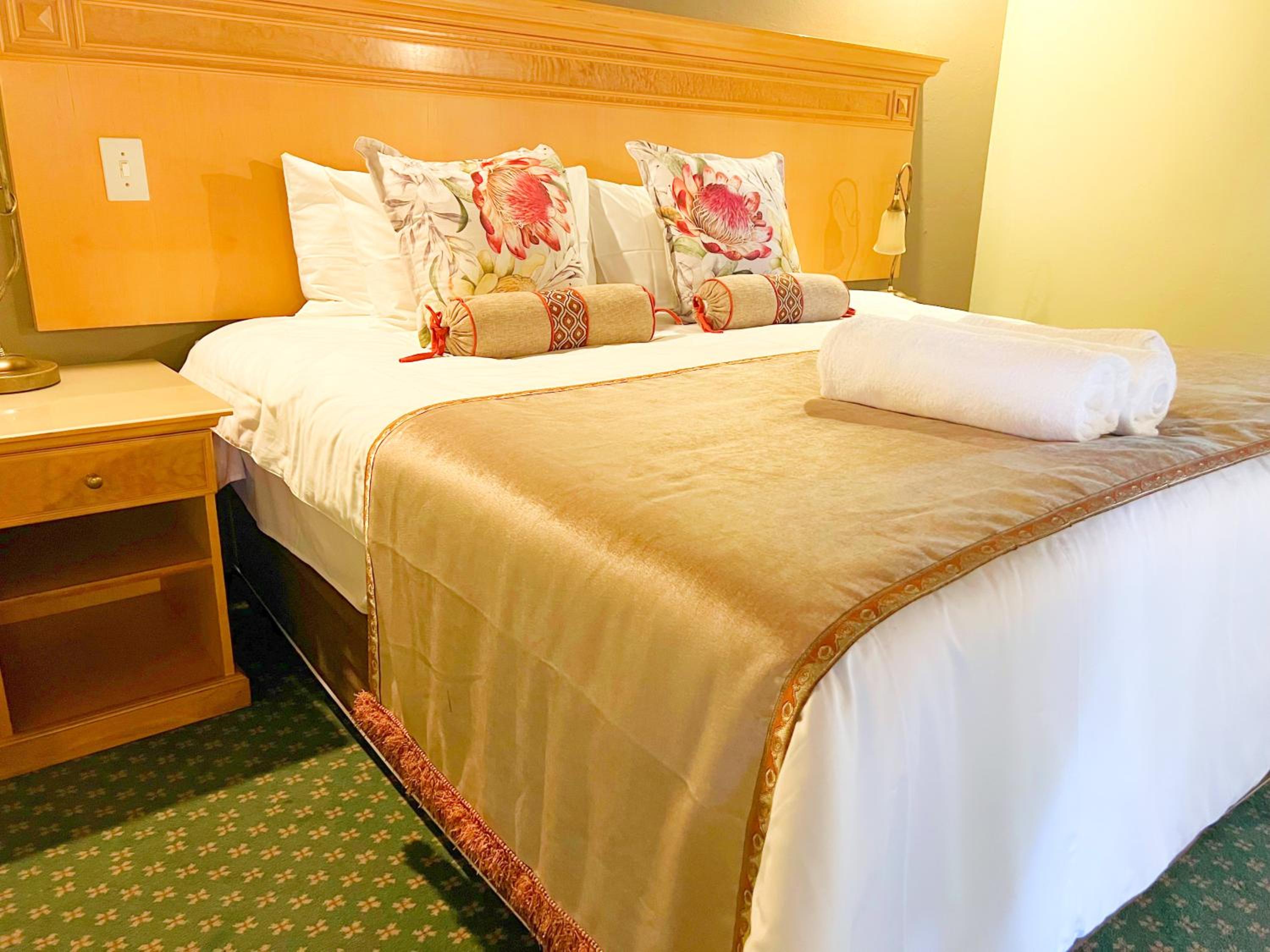 Deluxe Double or Twin Room - Photo 8