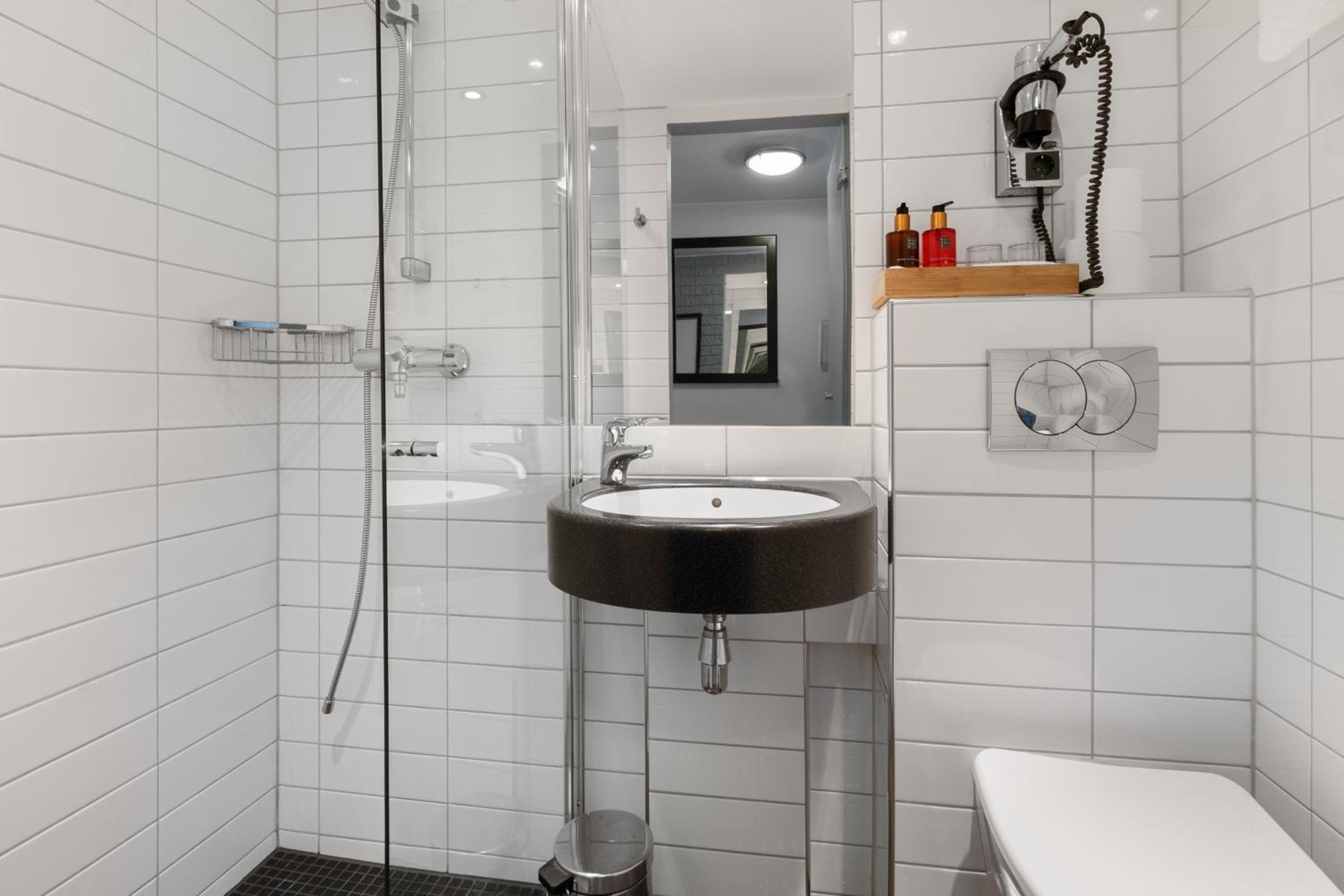 Single Room - Photo 5