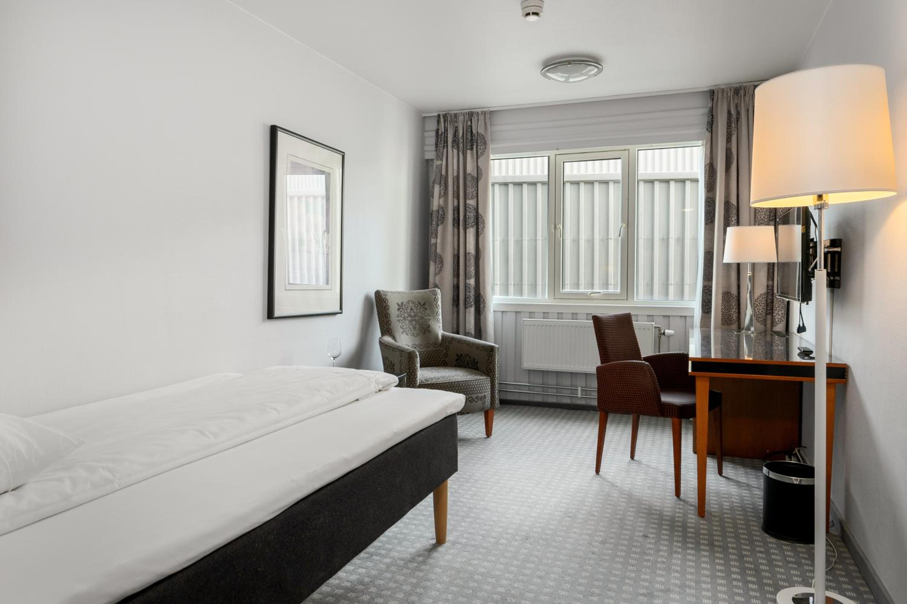 Single Room - Photo 1