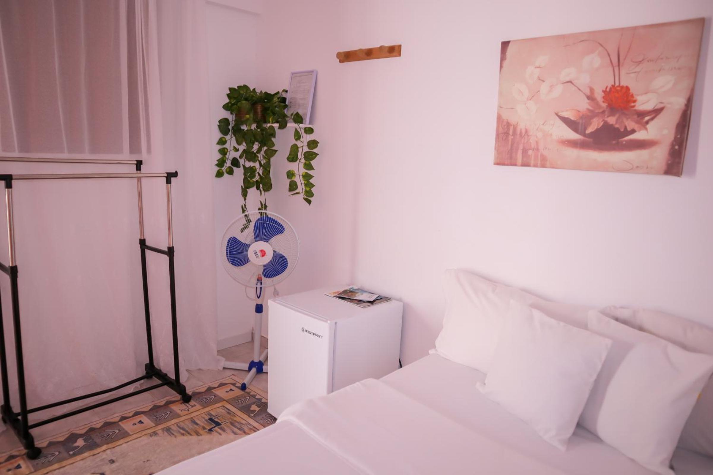 Double Room with Private Bathroom photo 2