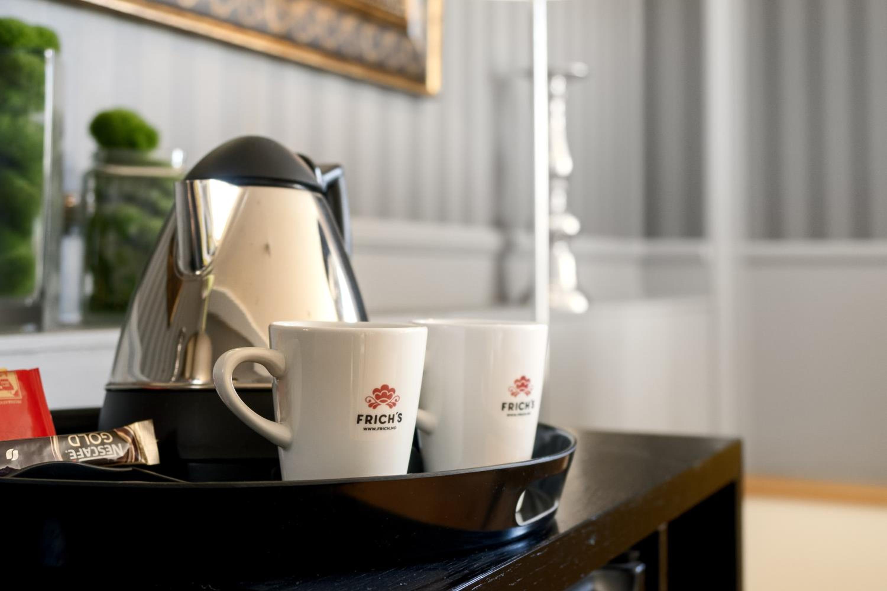 Deluxe King Suite - Photo 14