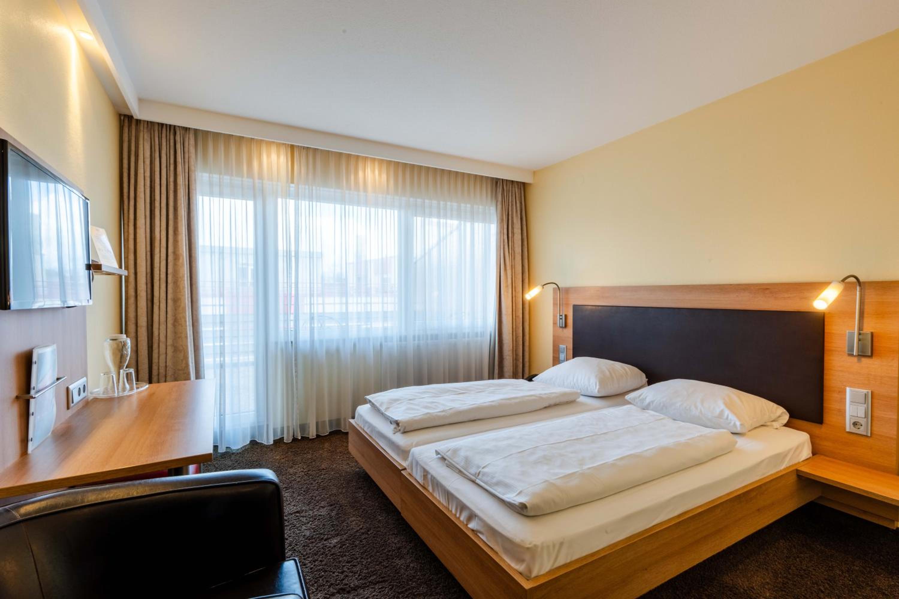 Doppelzimmer mit 2 Einzelbetten - Photo 1
