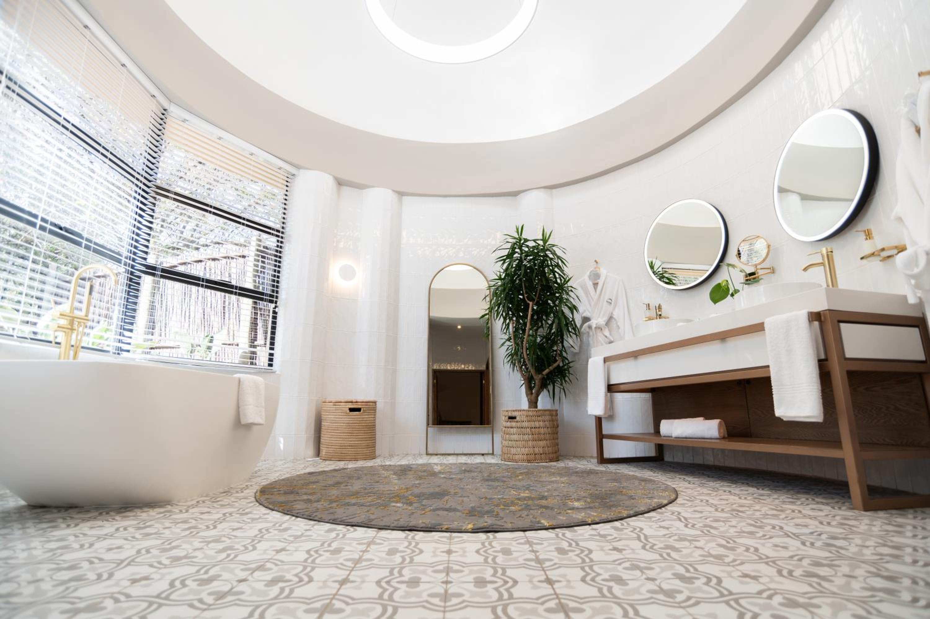 Superior King Suite photo 2