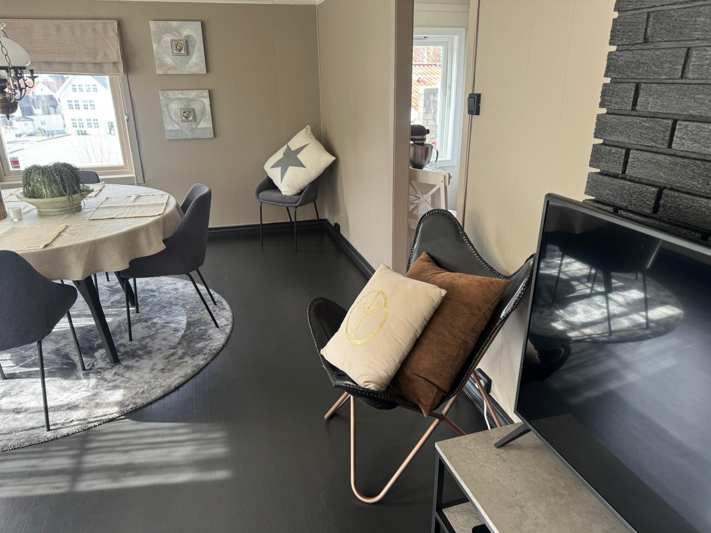 Four-Bedroom House photo 1
