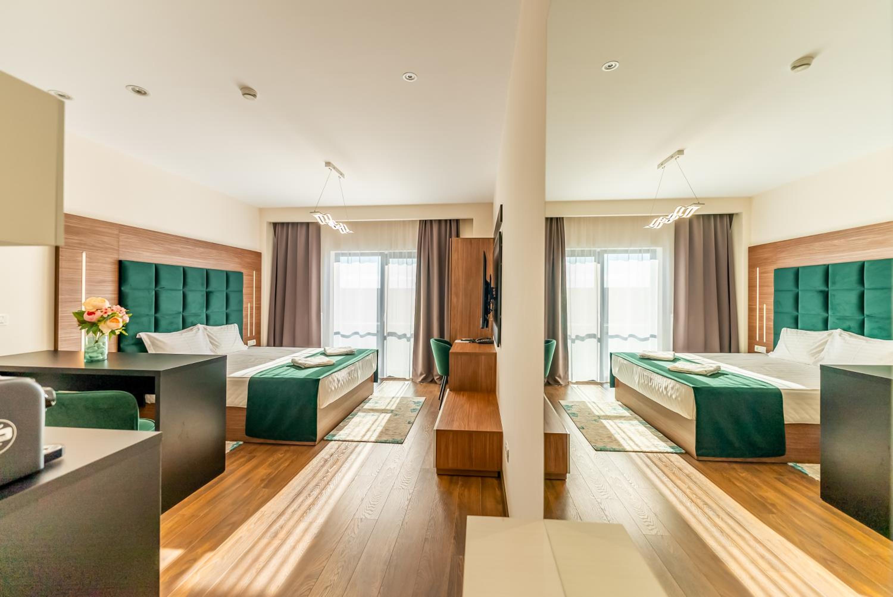Deluxe Double Room with Balcony photo 1