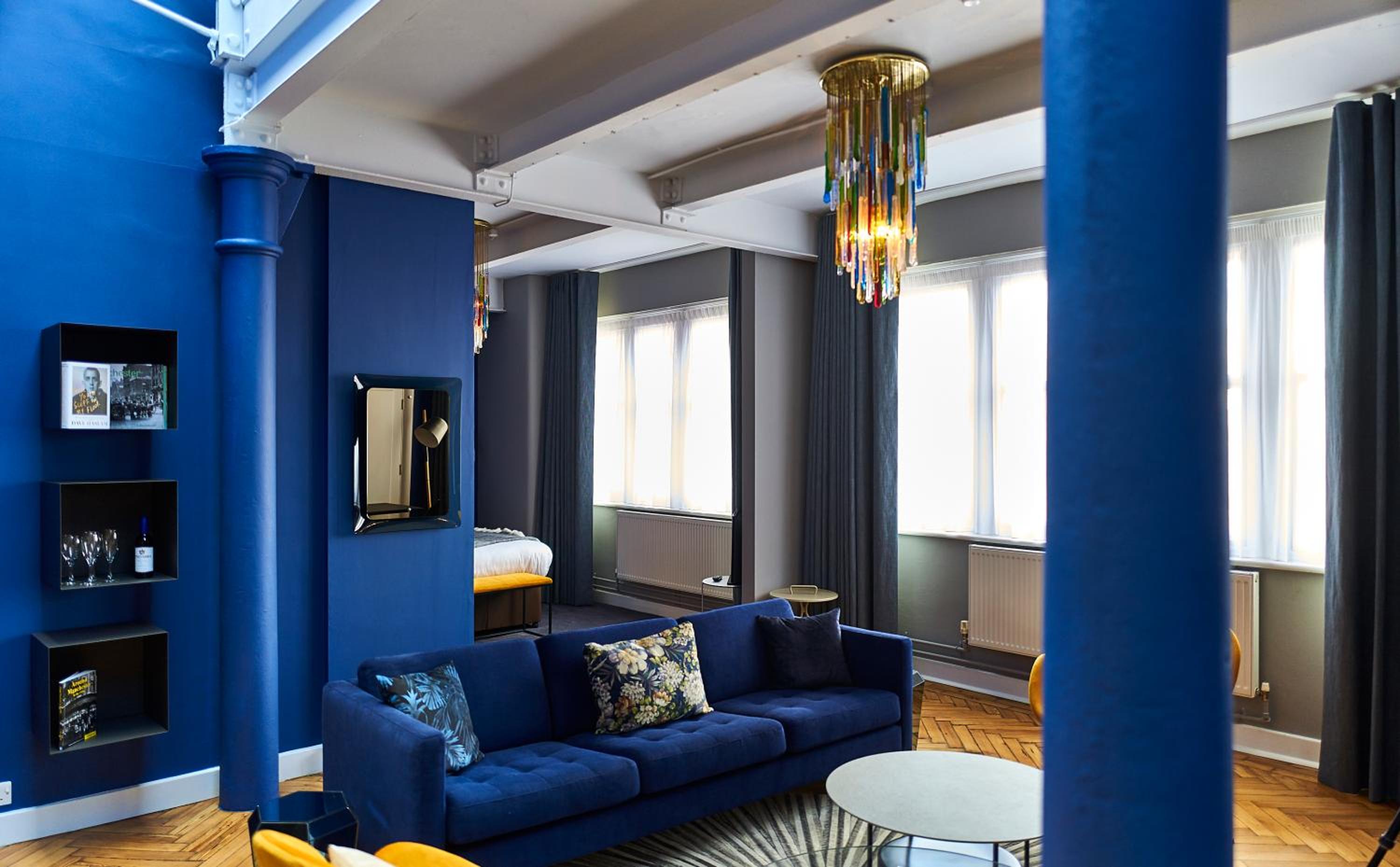 Suite - Photo 1