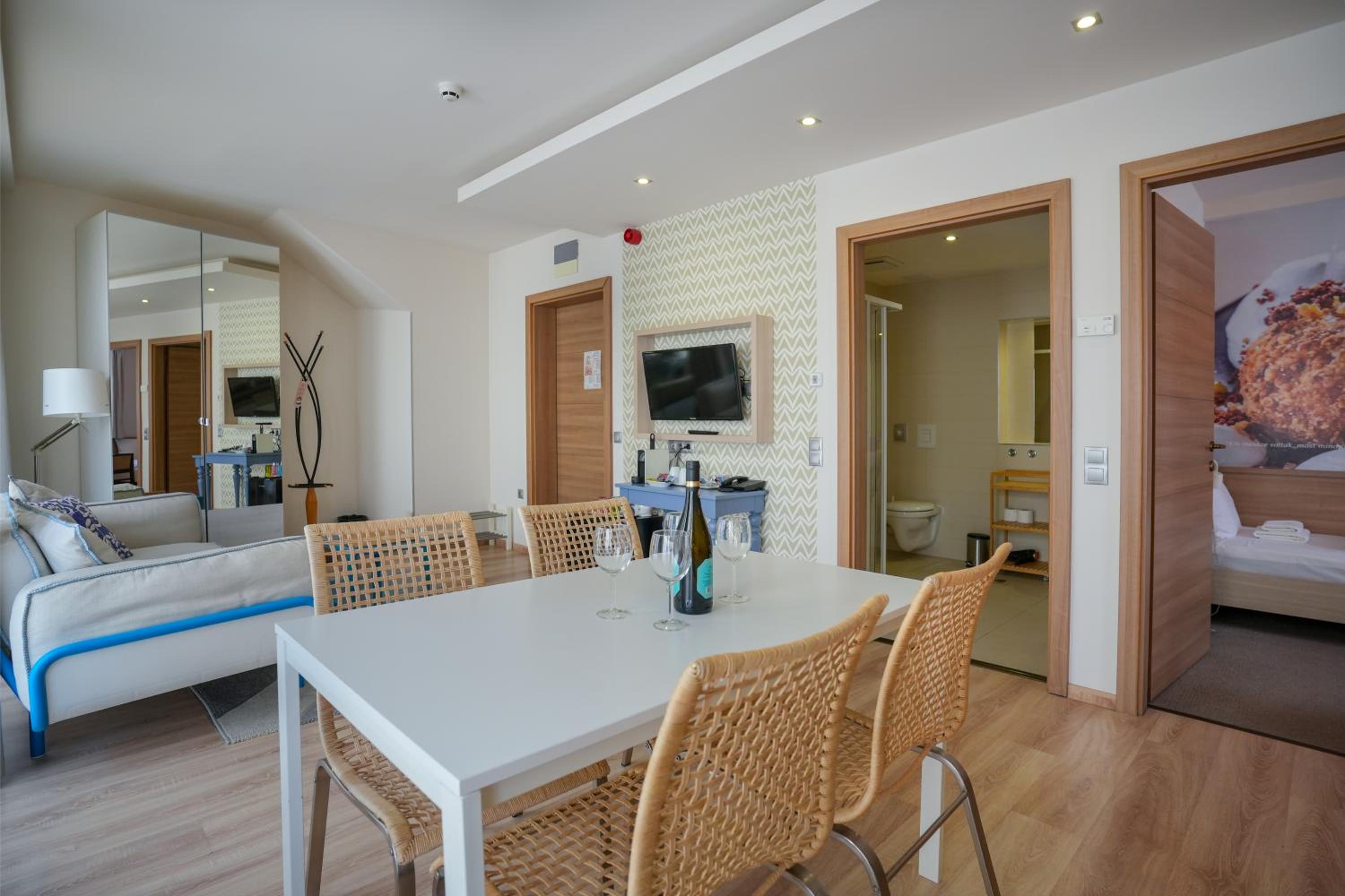 Two-Bedroom Apartment - Photo 11