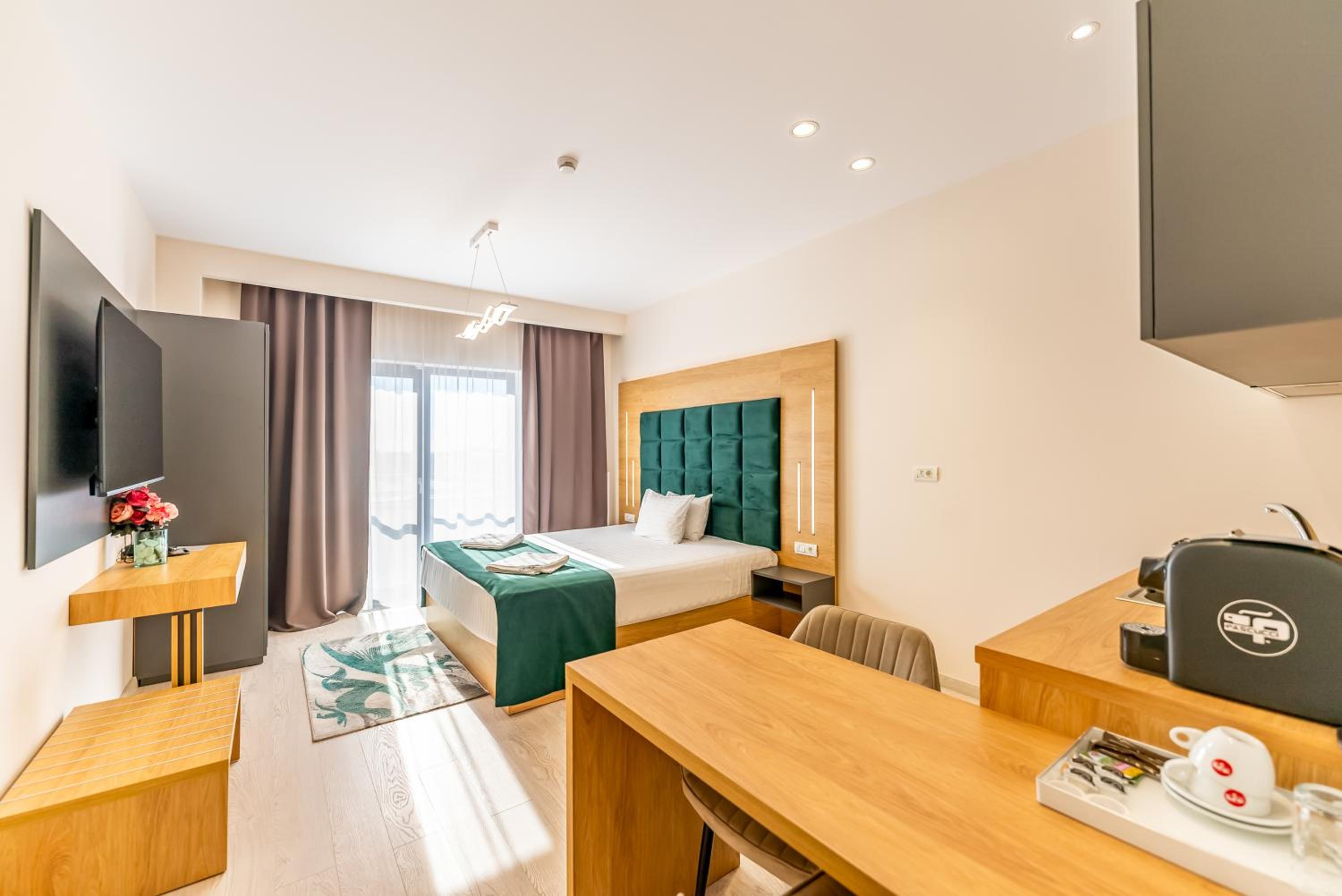 Family Suite with Balcony photo 2