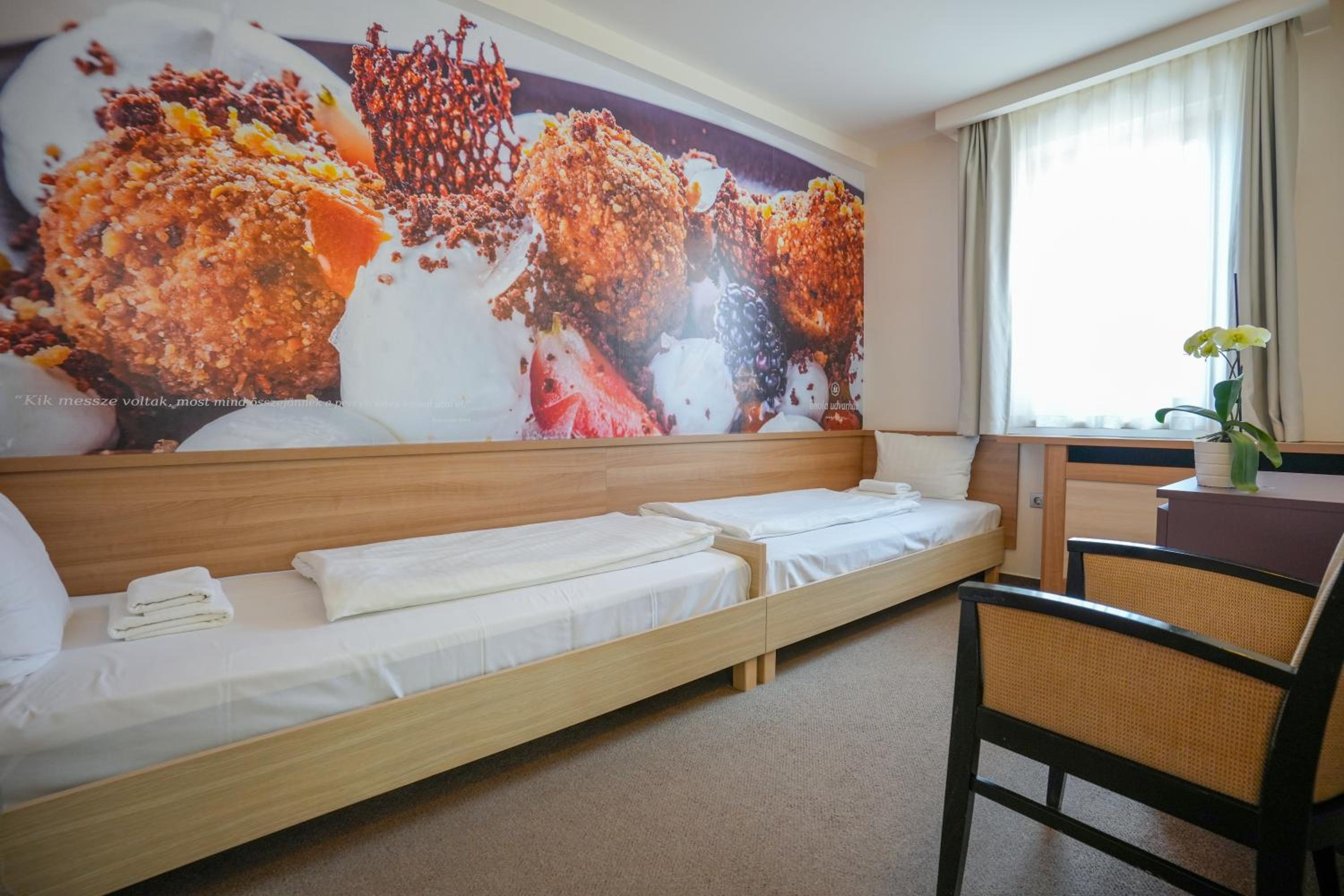 Two-Bedroom Apartment - Photo 2