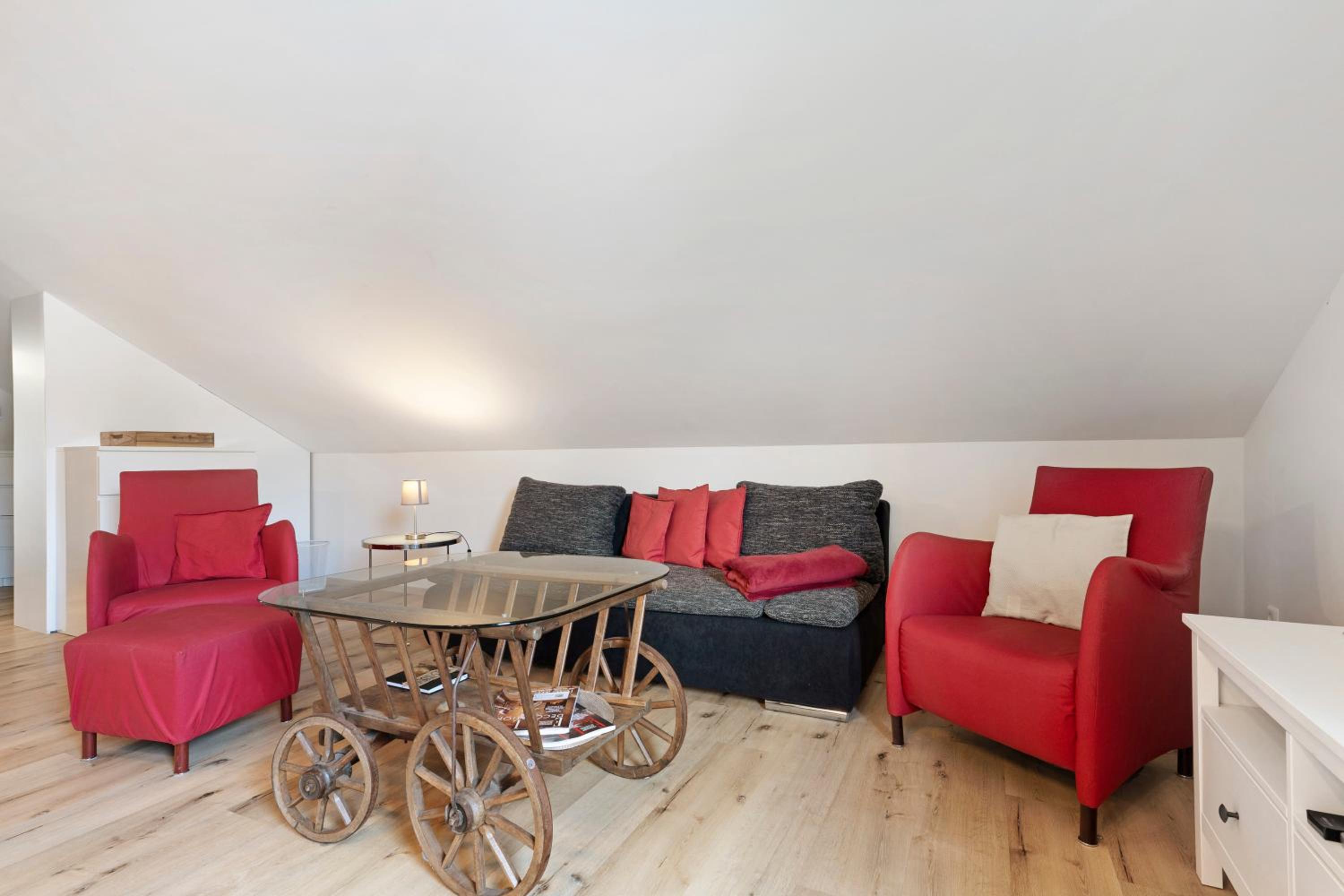 Two-Bedroom Deluxe Apartment with Garden View