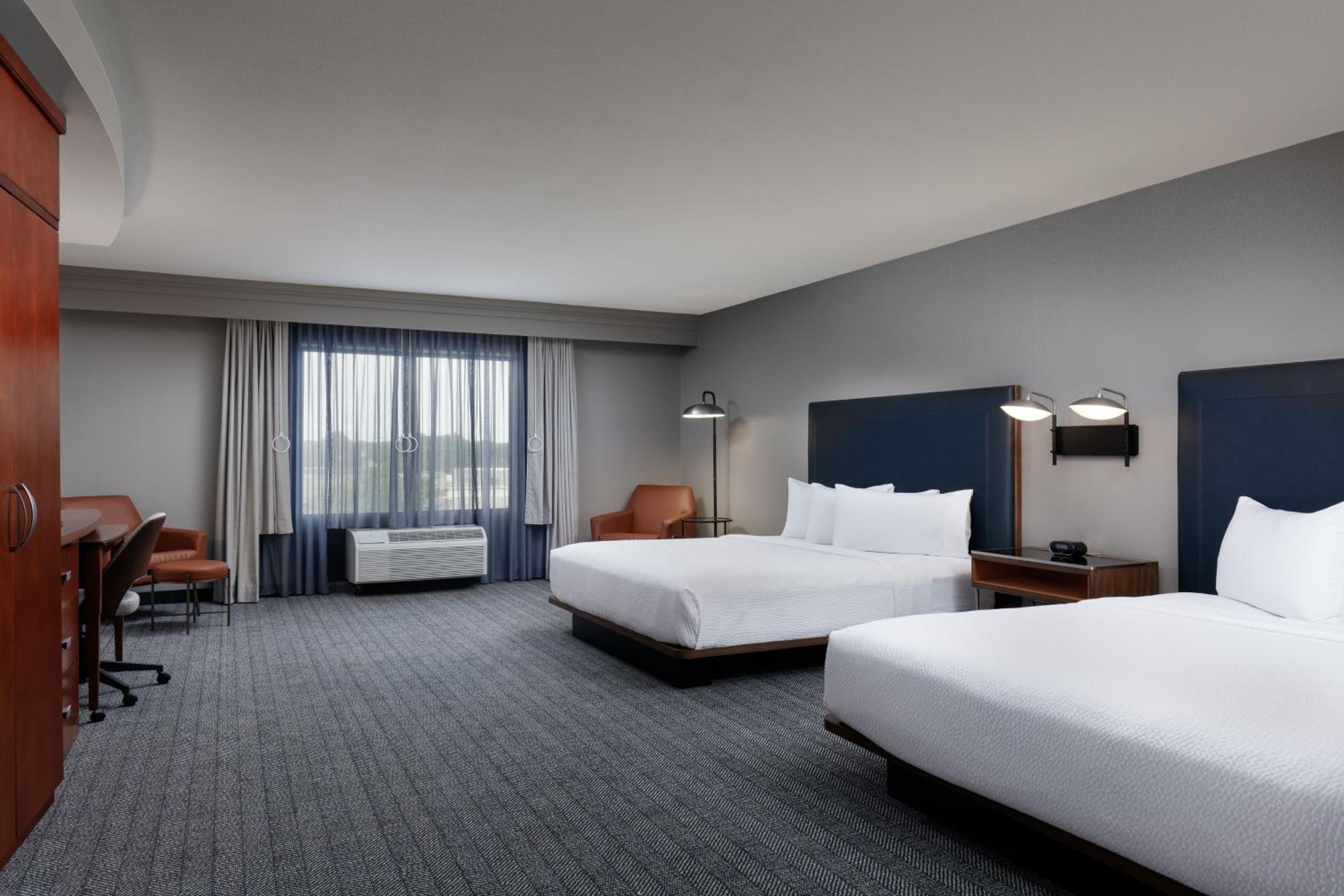 King Room with Two King Beds - Mobility Accessible - Photo 4
