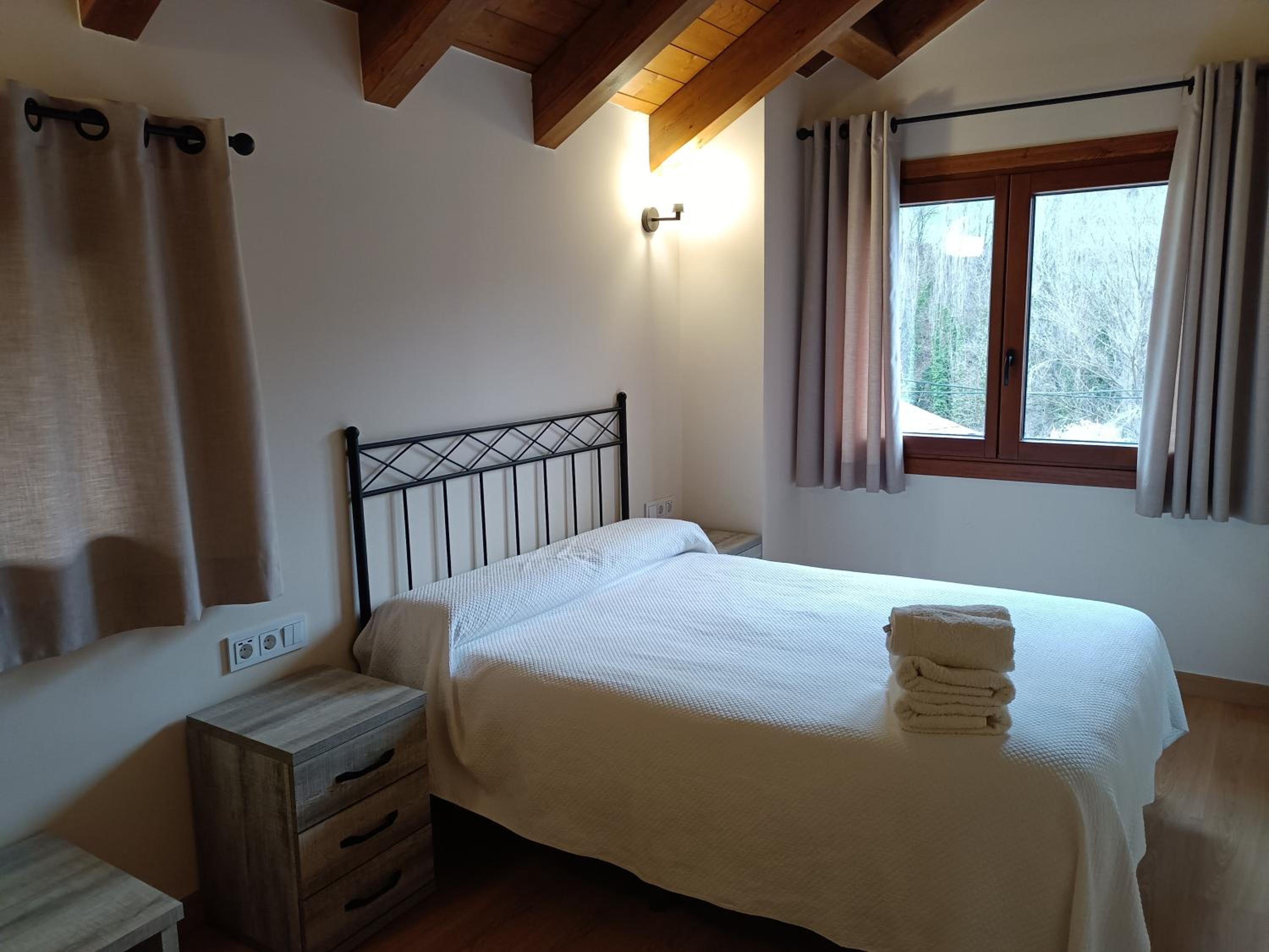 Three-Bedroom Apartment with Mountain View photo 2