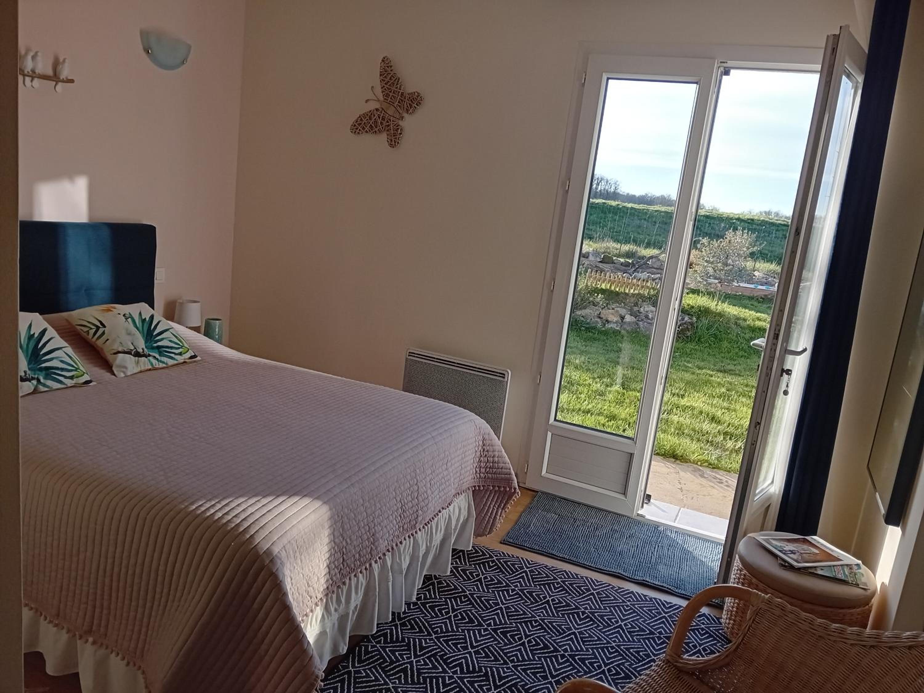 Double Room with Private Bathroom - Photo 4