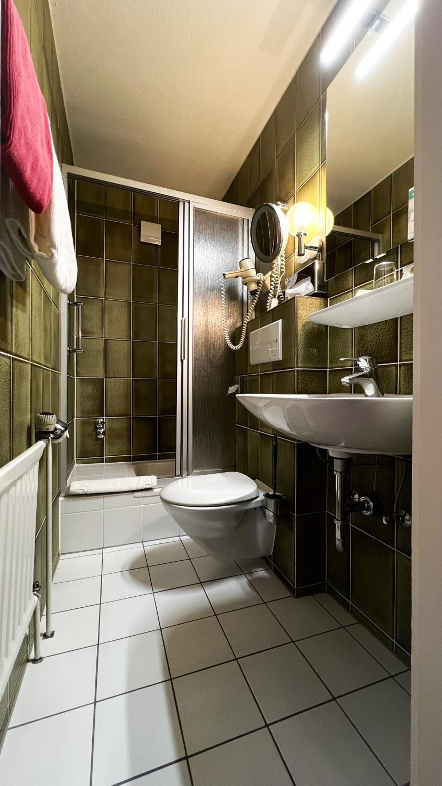 Single Room with Bathroom photo 3