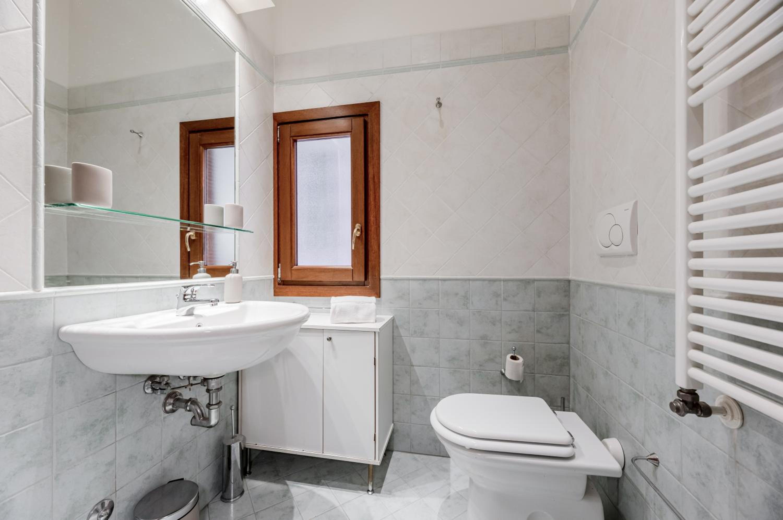 Three-Bedroom Apartment photo 2