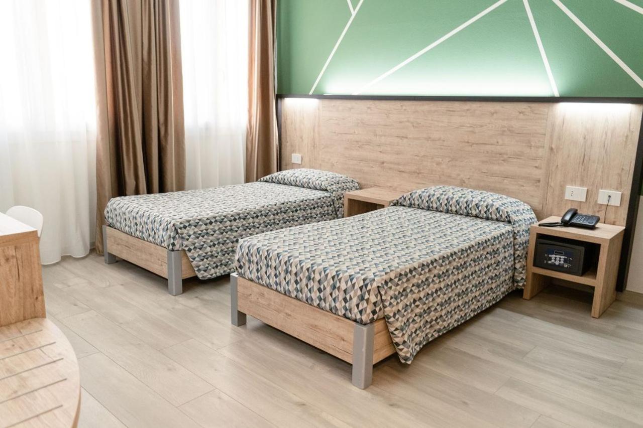 Twin Room - Photo 4
