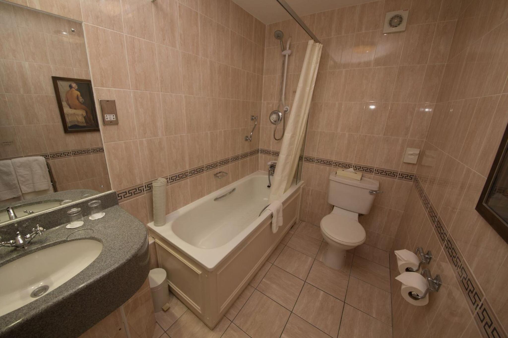 Standard Double Room - Photo 4