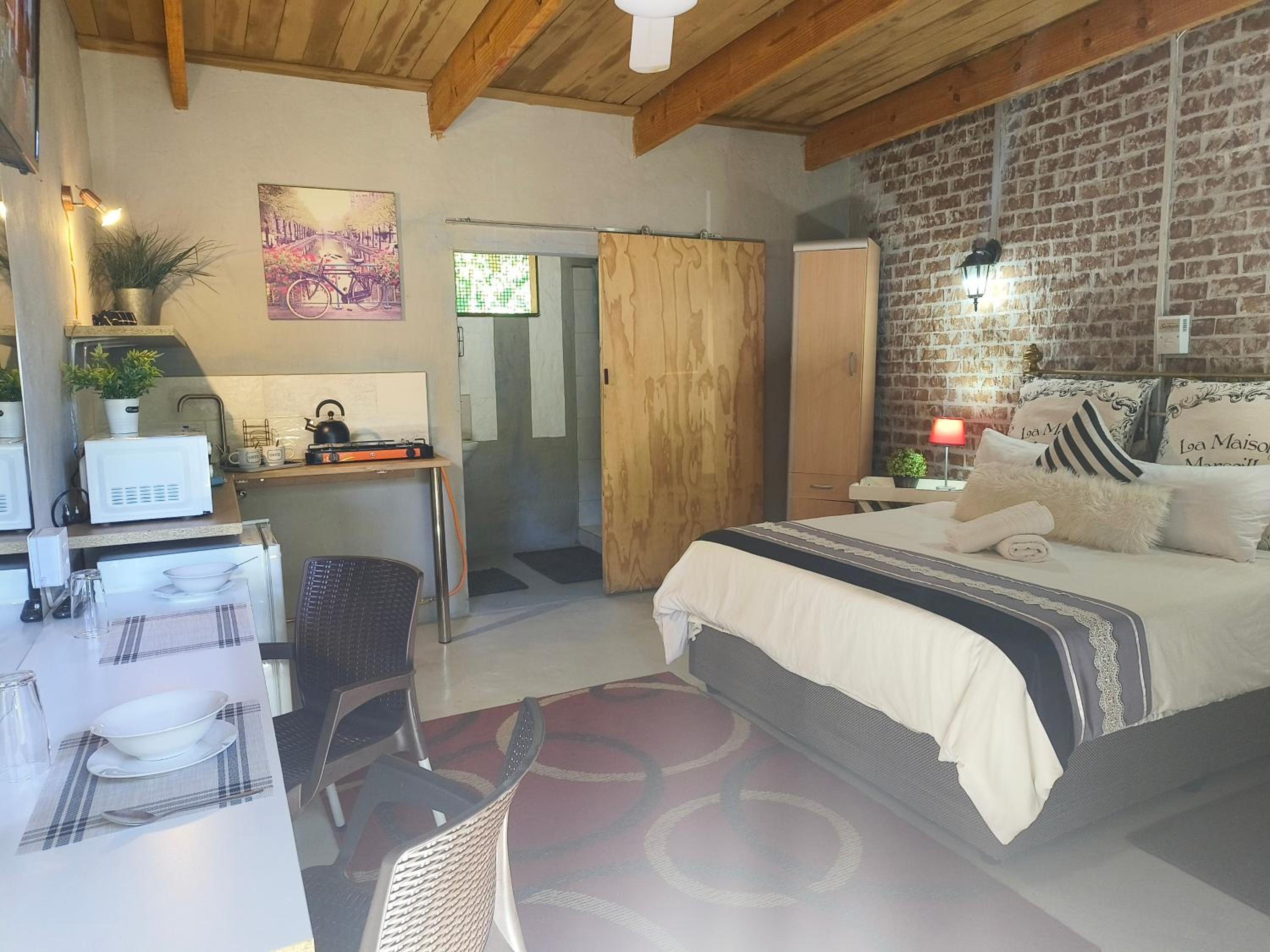 Economy Double Room - Photo 7