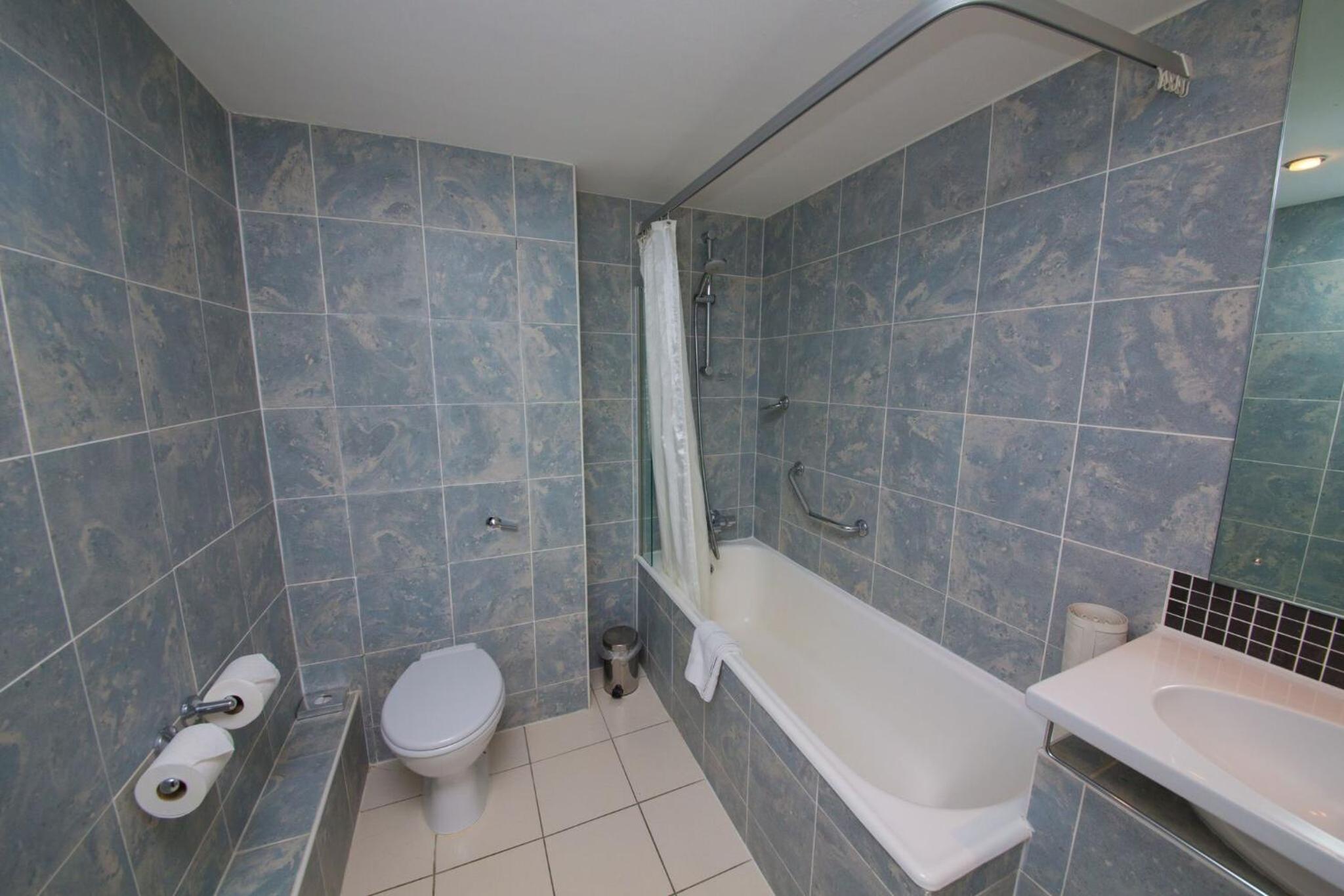 Deluxe King Room with Sea View - Photo 2