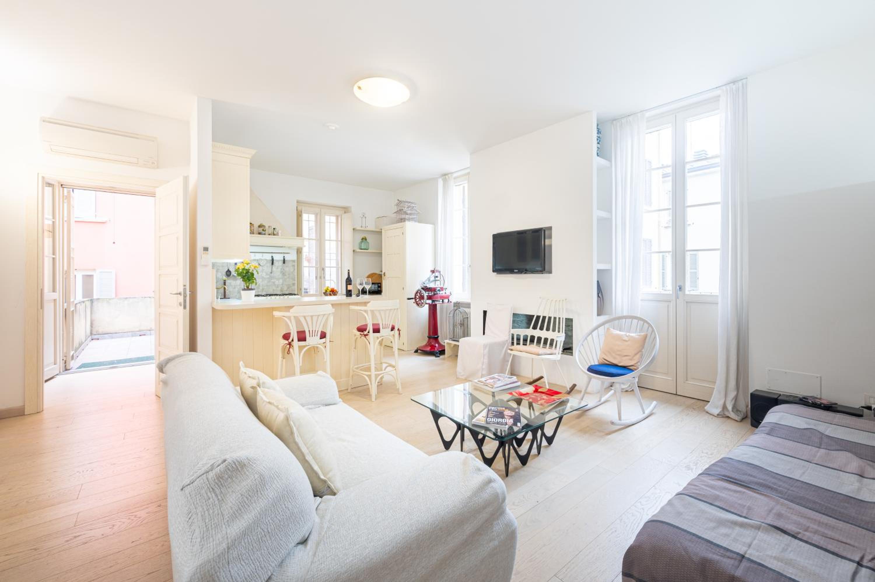One-Bedroom Apartment