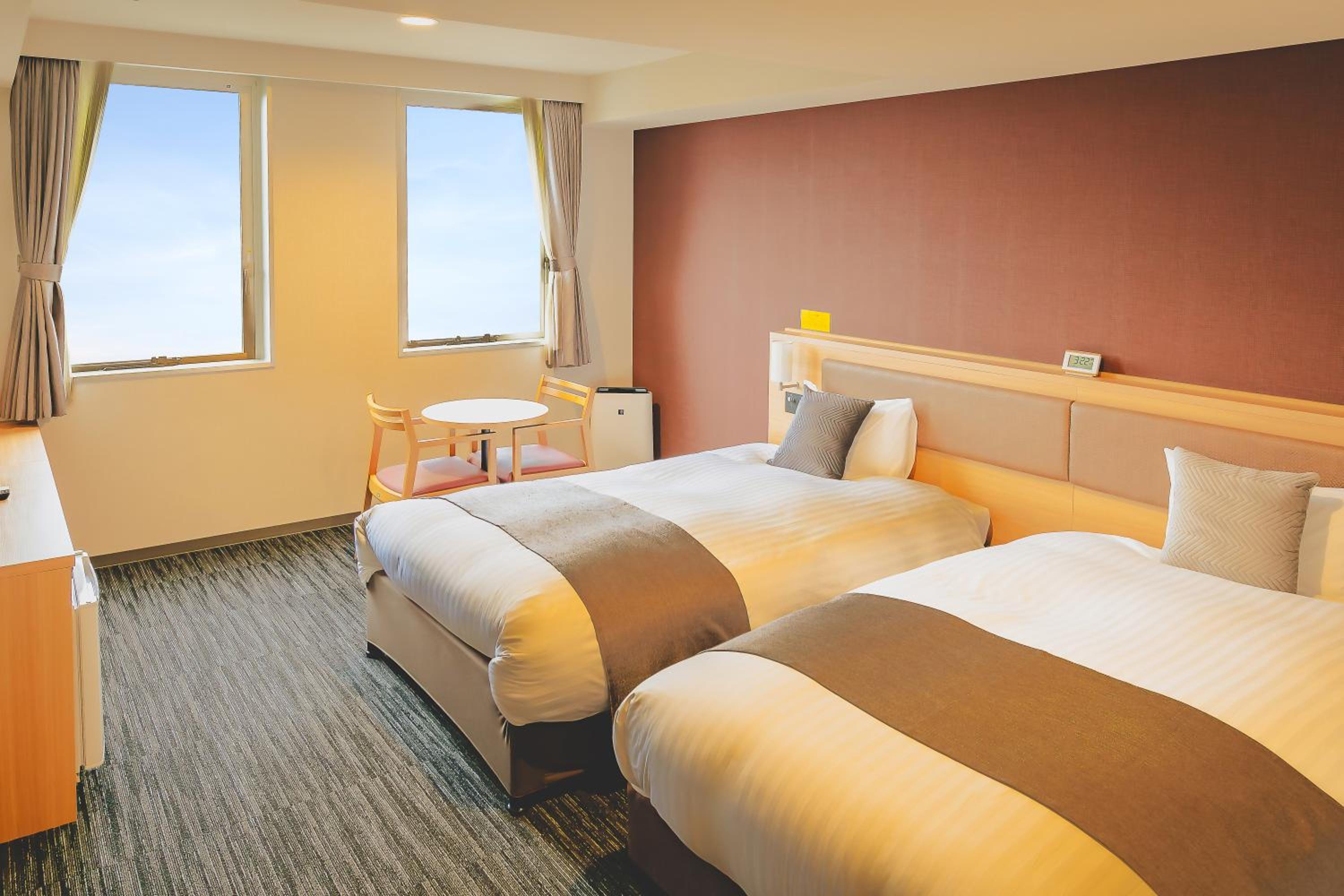 Twin Room with Private Bathroom