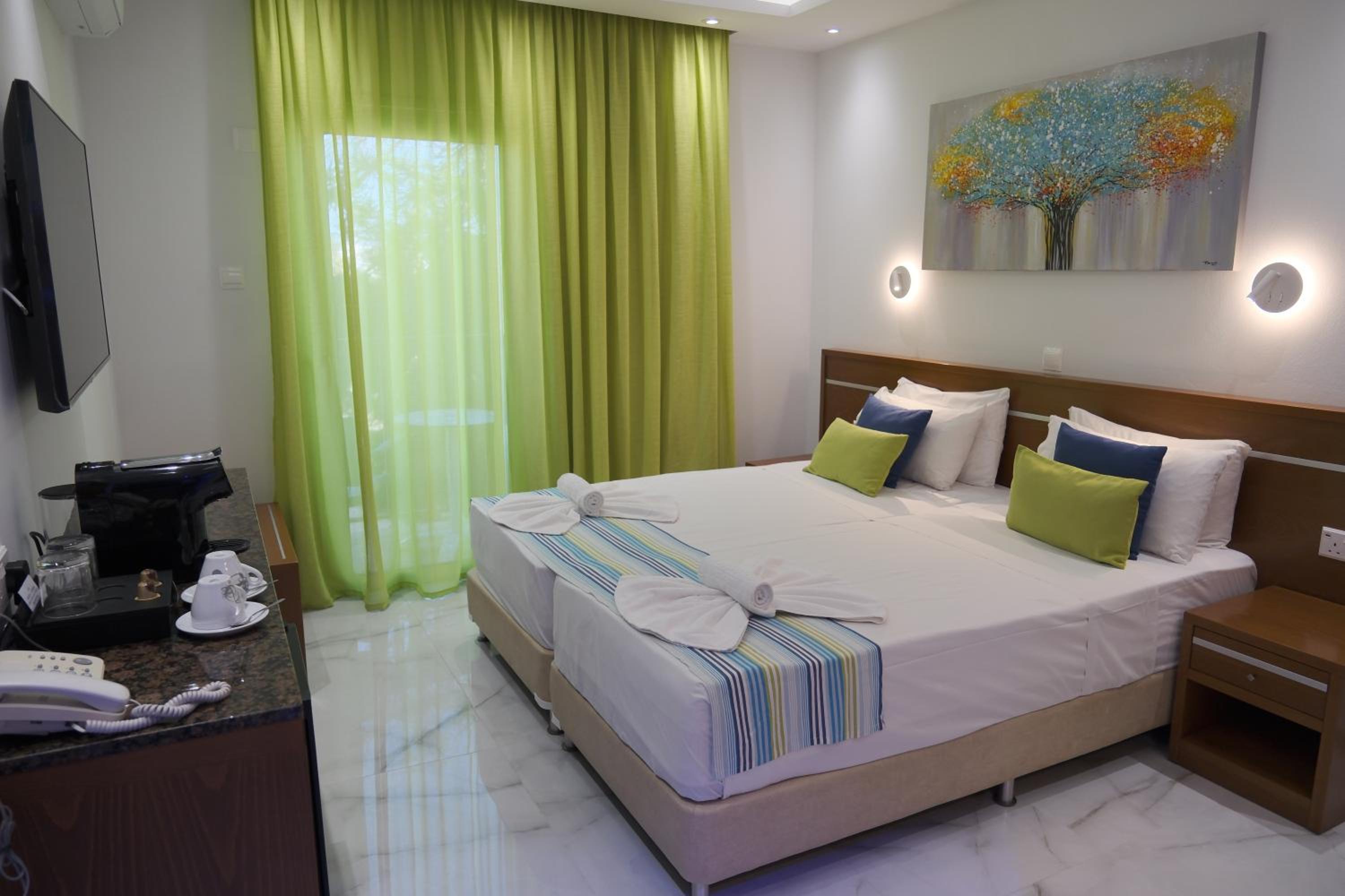 Standard Double or Twin Room with Balcony photo 3