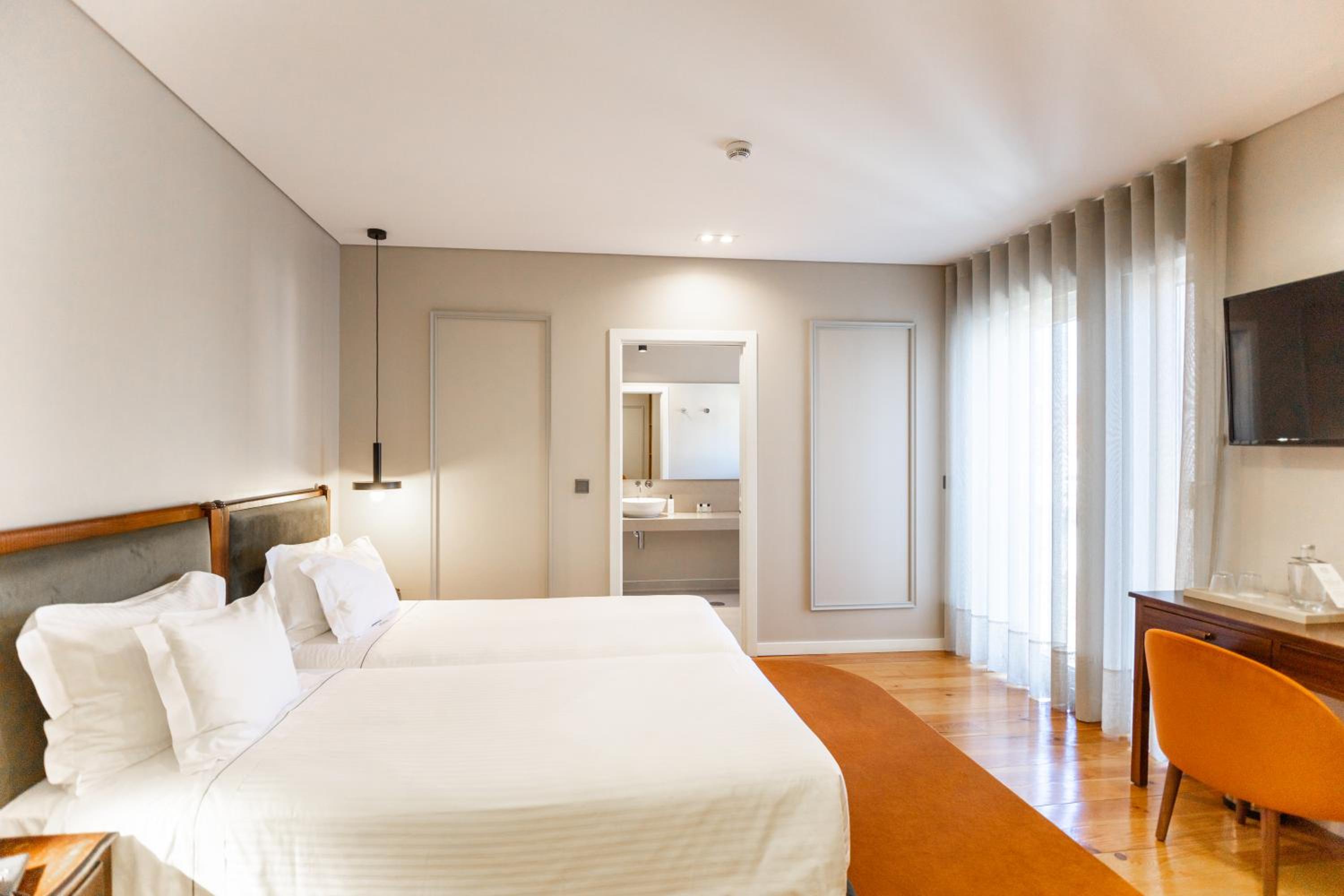 Deluxe Twin Room - Photo 1