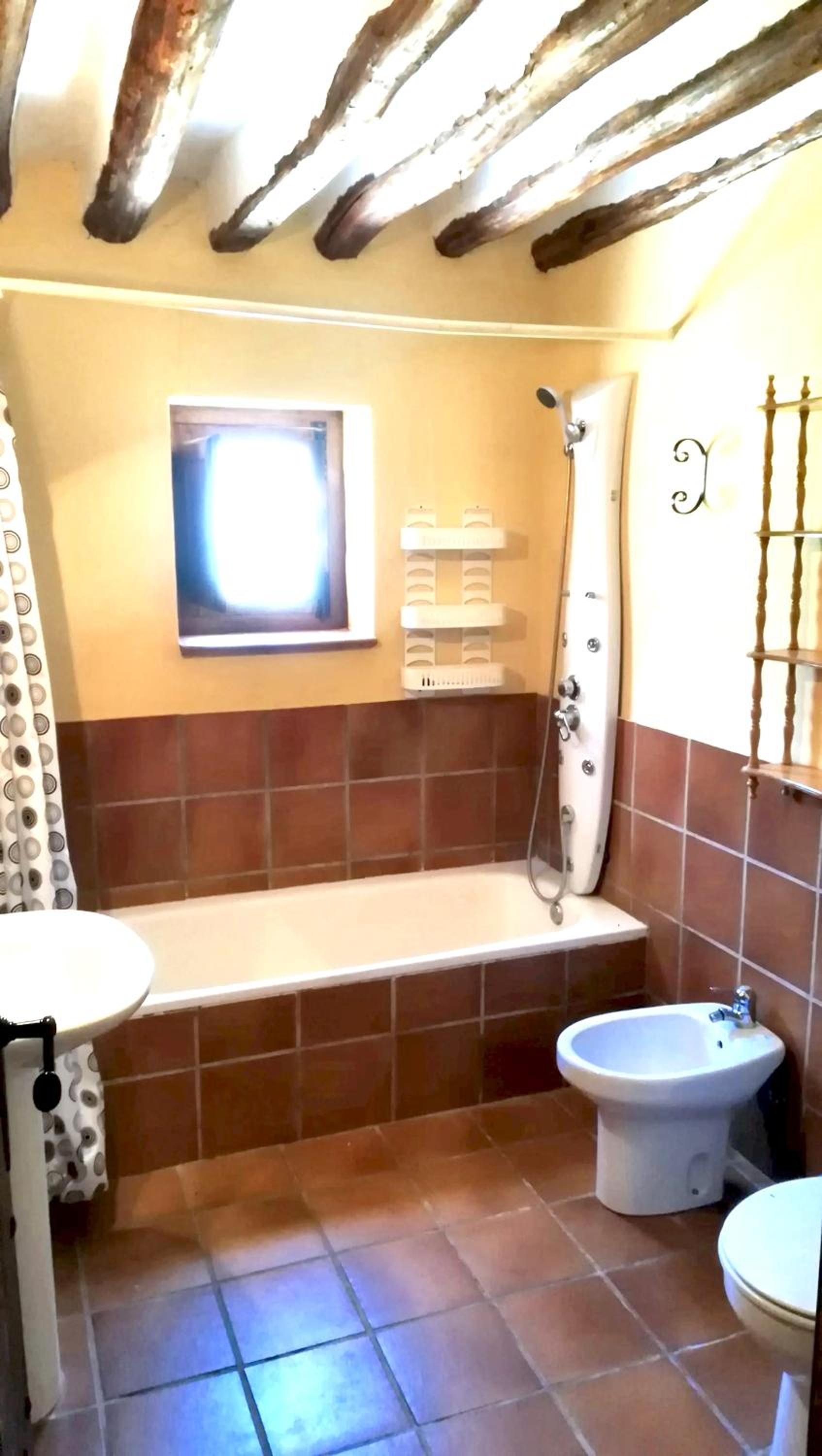 Six-Bedroom Villa  photo 2