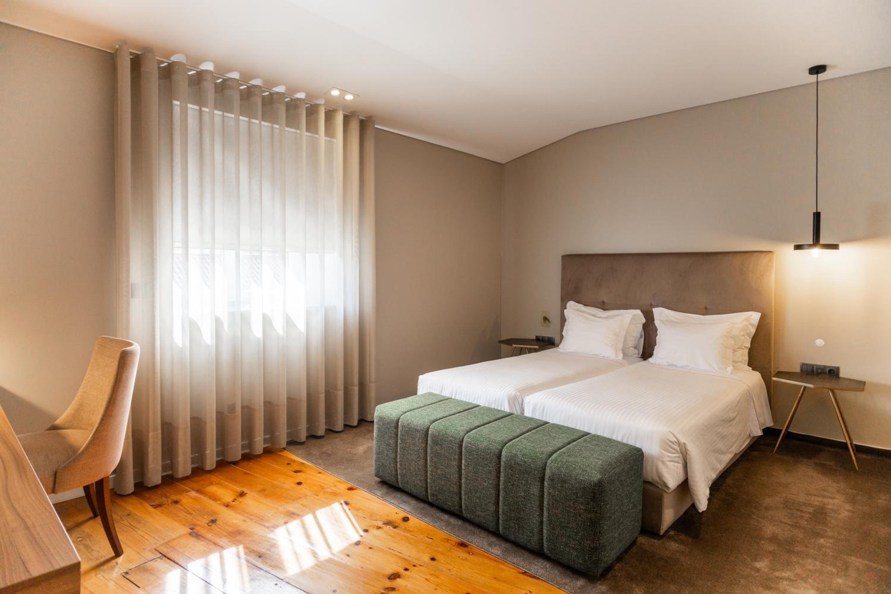 Deluxe Twin Room - Photo 10