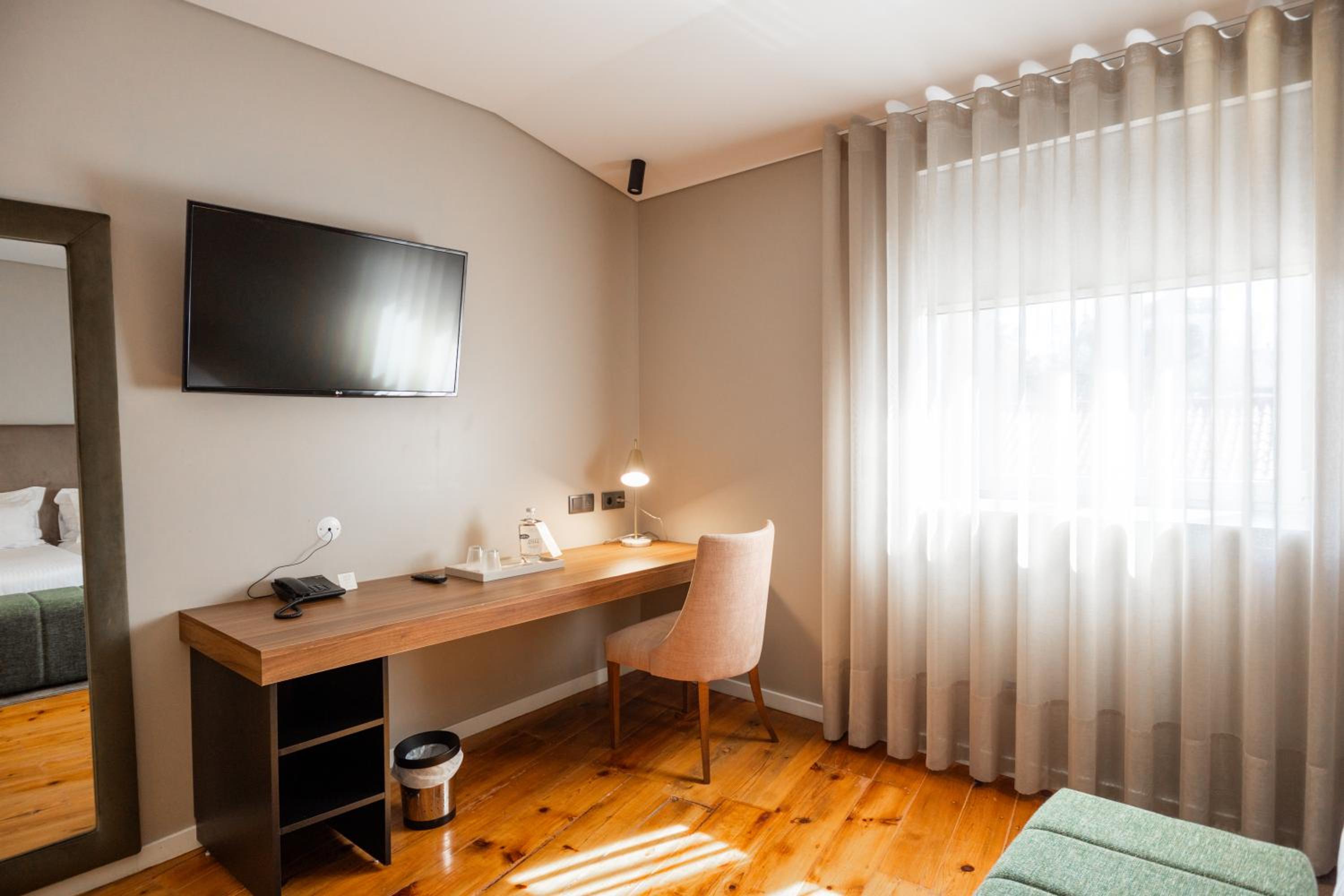 Deluxe Twin Room - Photo 2