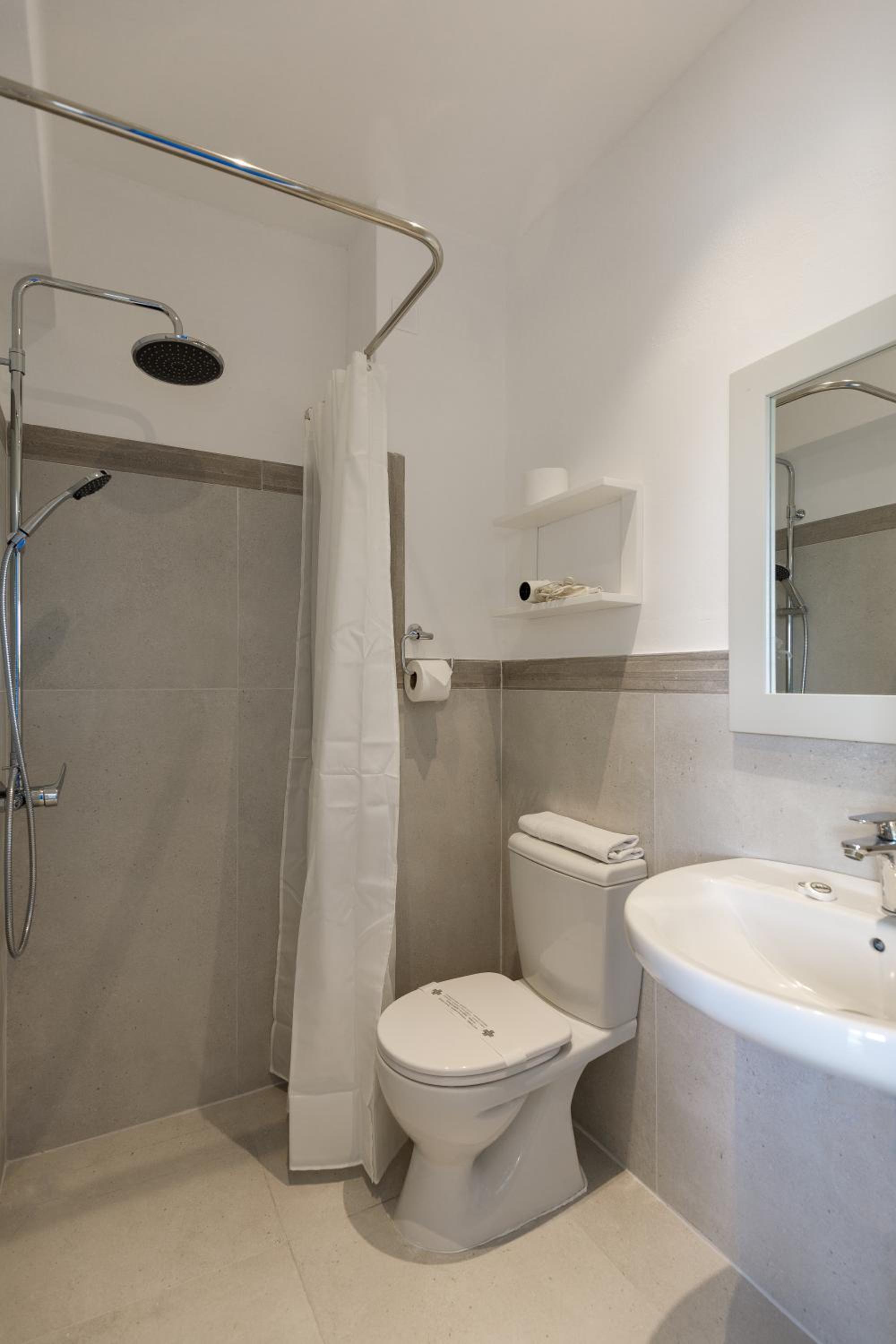 Deluxe Triple Room photo 3