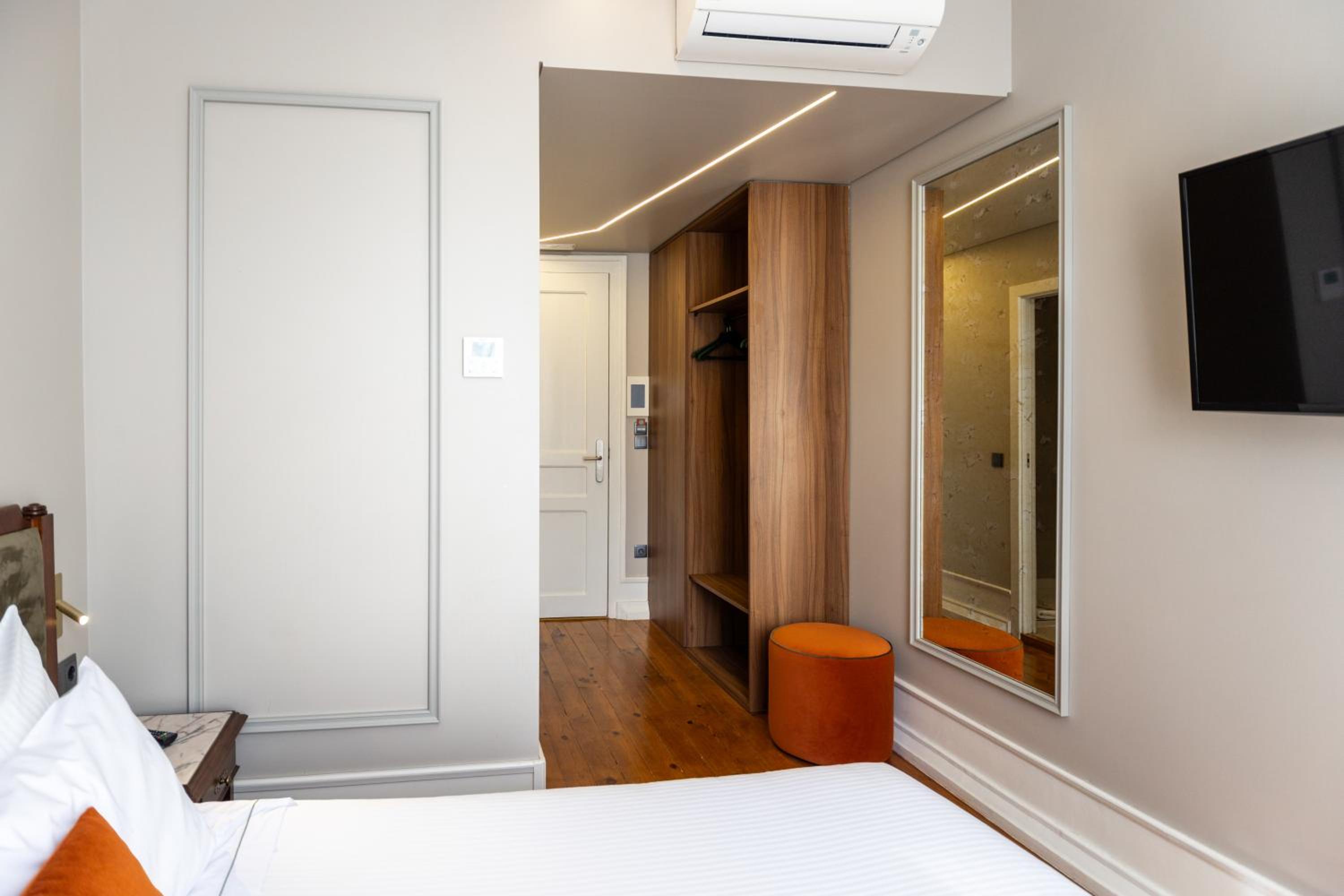 Classic Double or Twin Room - Photo 3