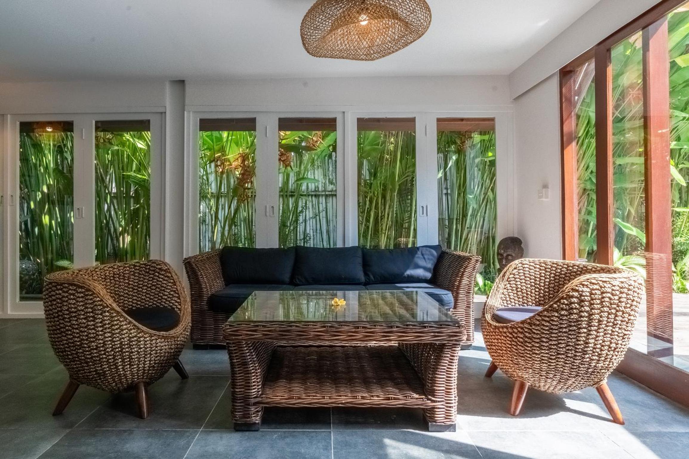 Villa with Private Pool - Photo 3