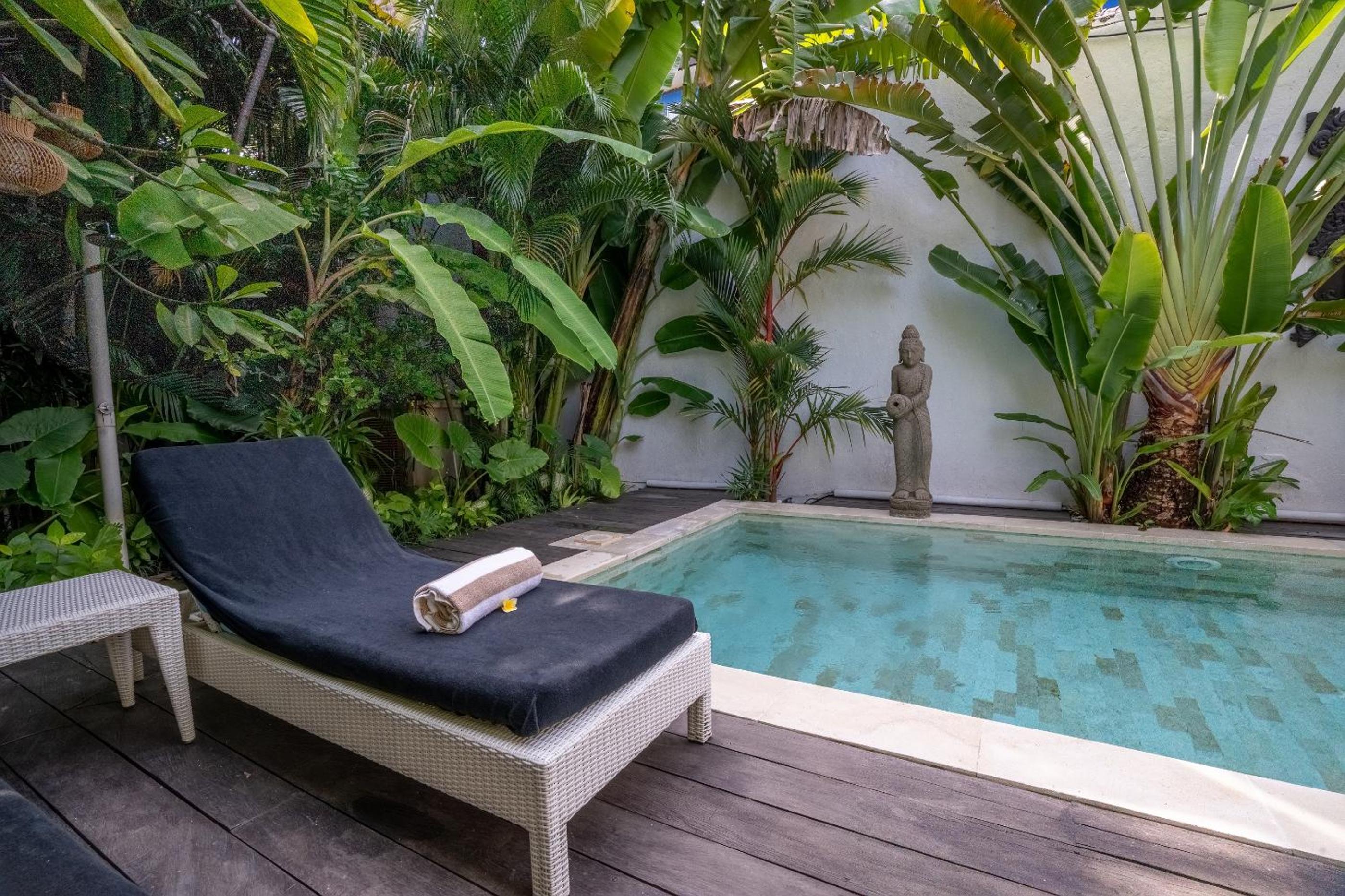 Villa with Private Pool - Photo 9