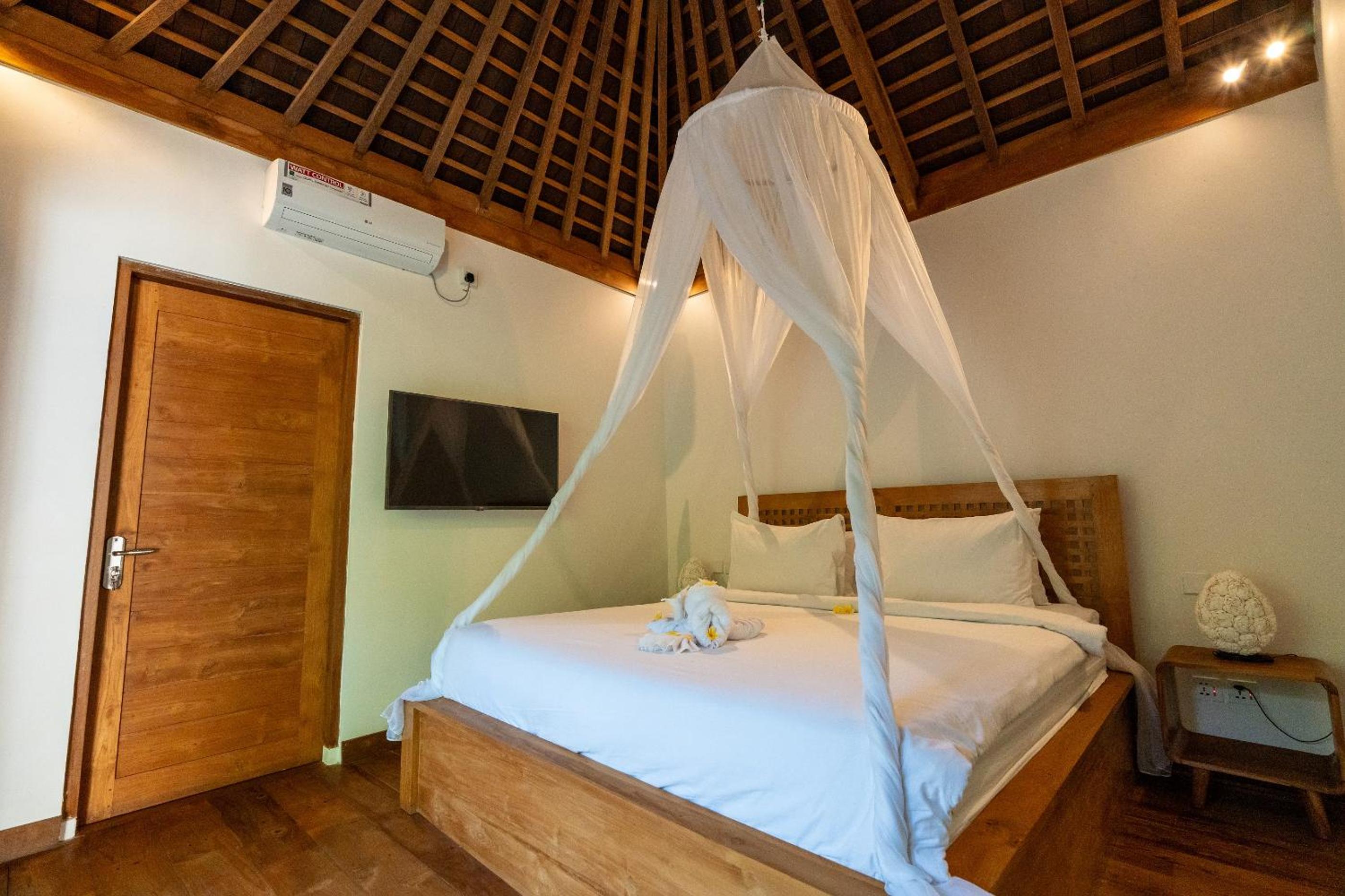 Three-Bedroom Villa - Photo 1