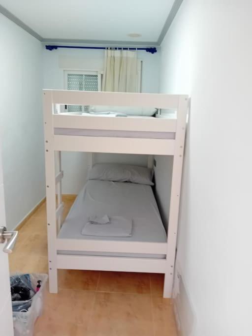 Casa de cuatro habitaciones
