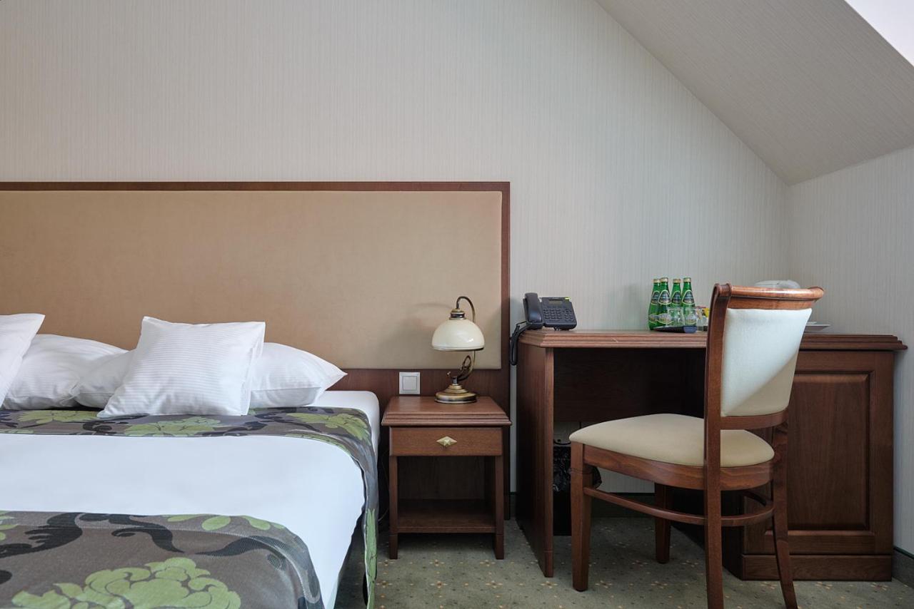 Queen Room photo 3